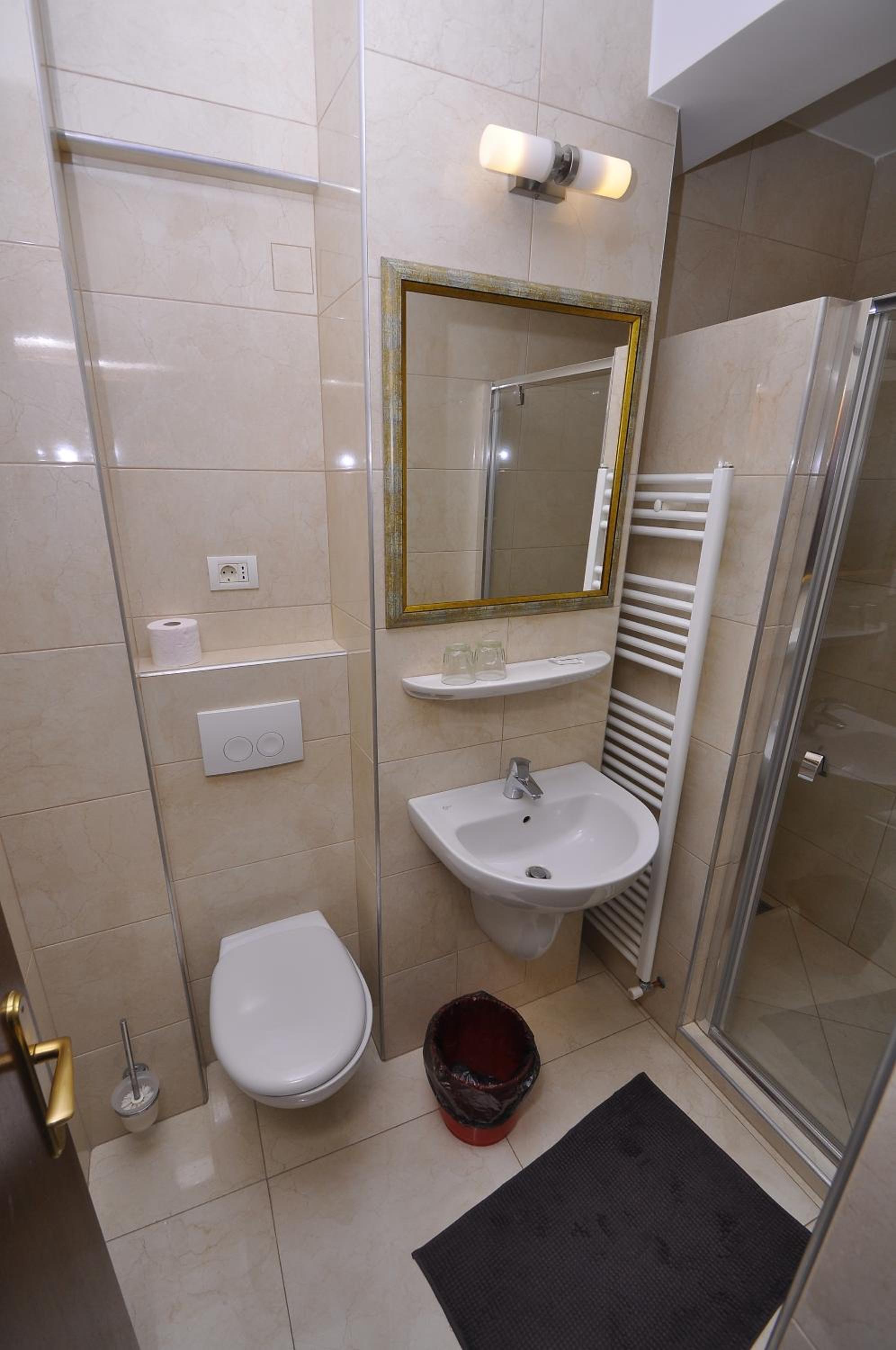 Double or Twin Room - Photo 2