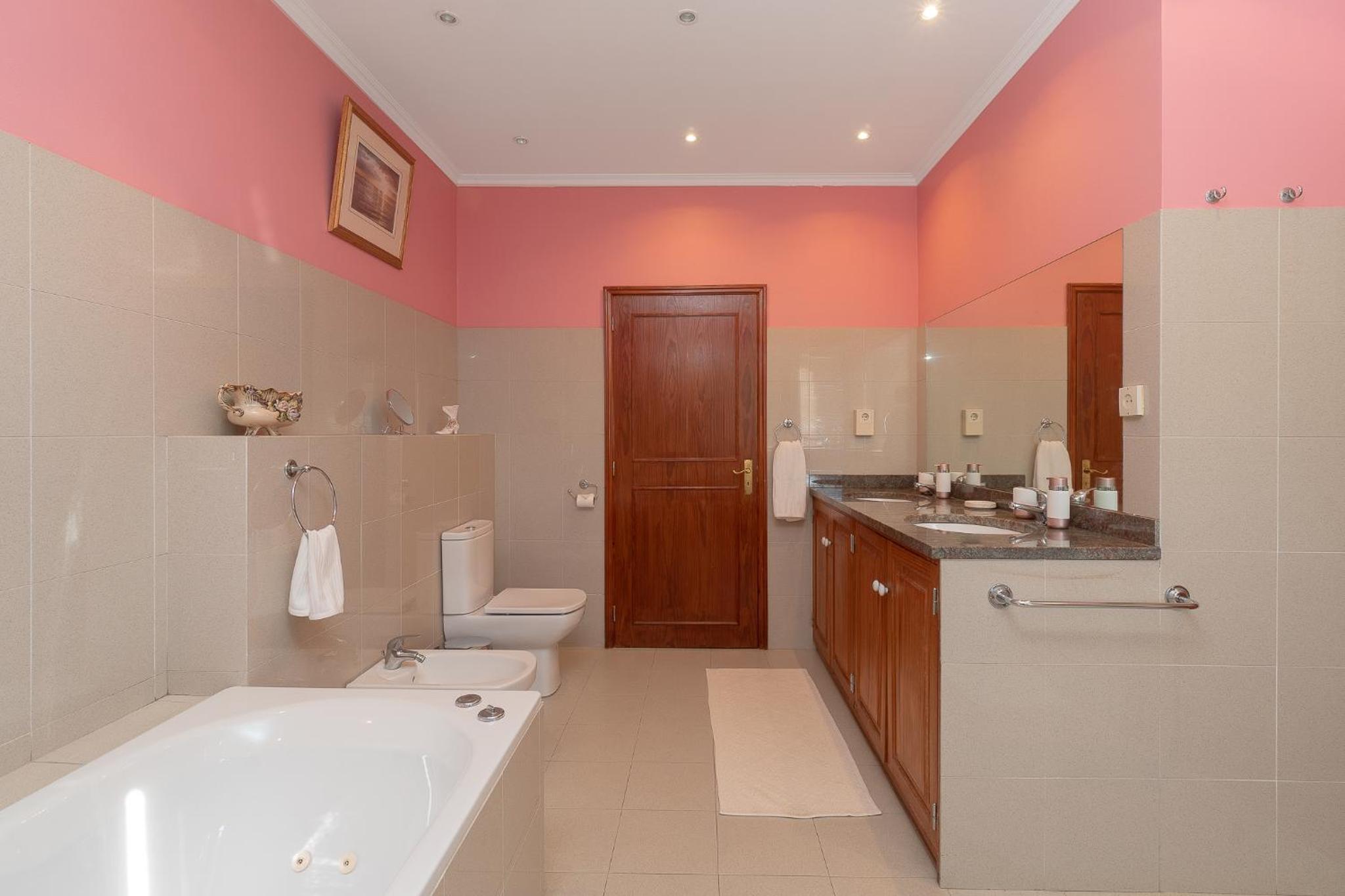 Villa photo 2