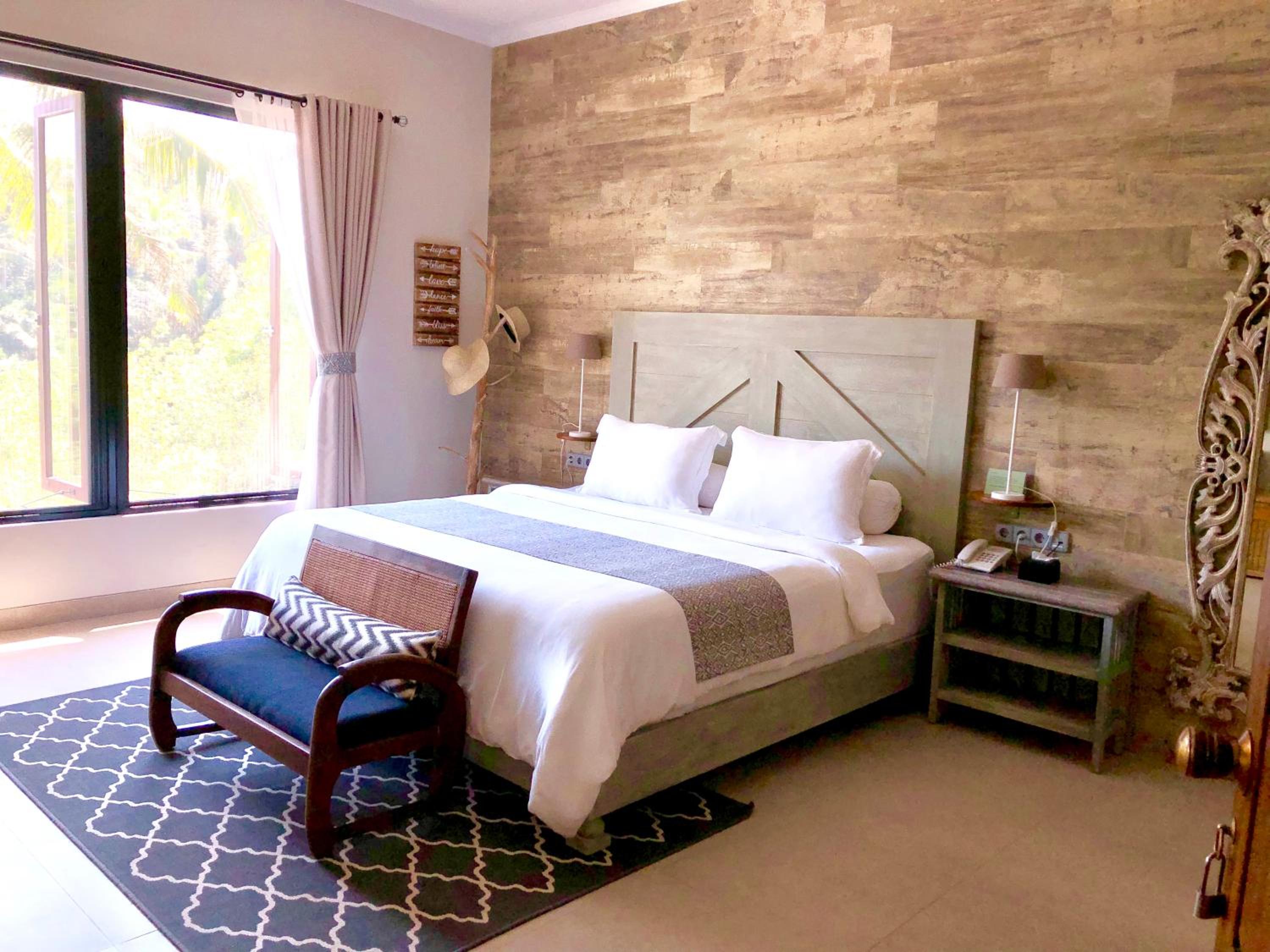 King Suite with Pool View - Photo 1