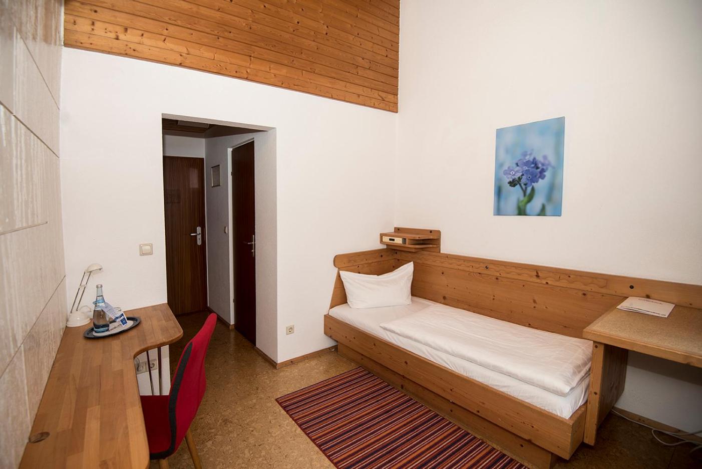 Small Single Room photo 1