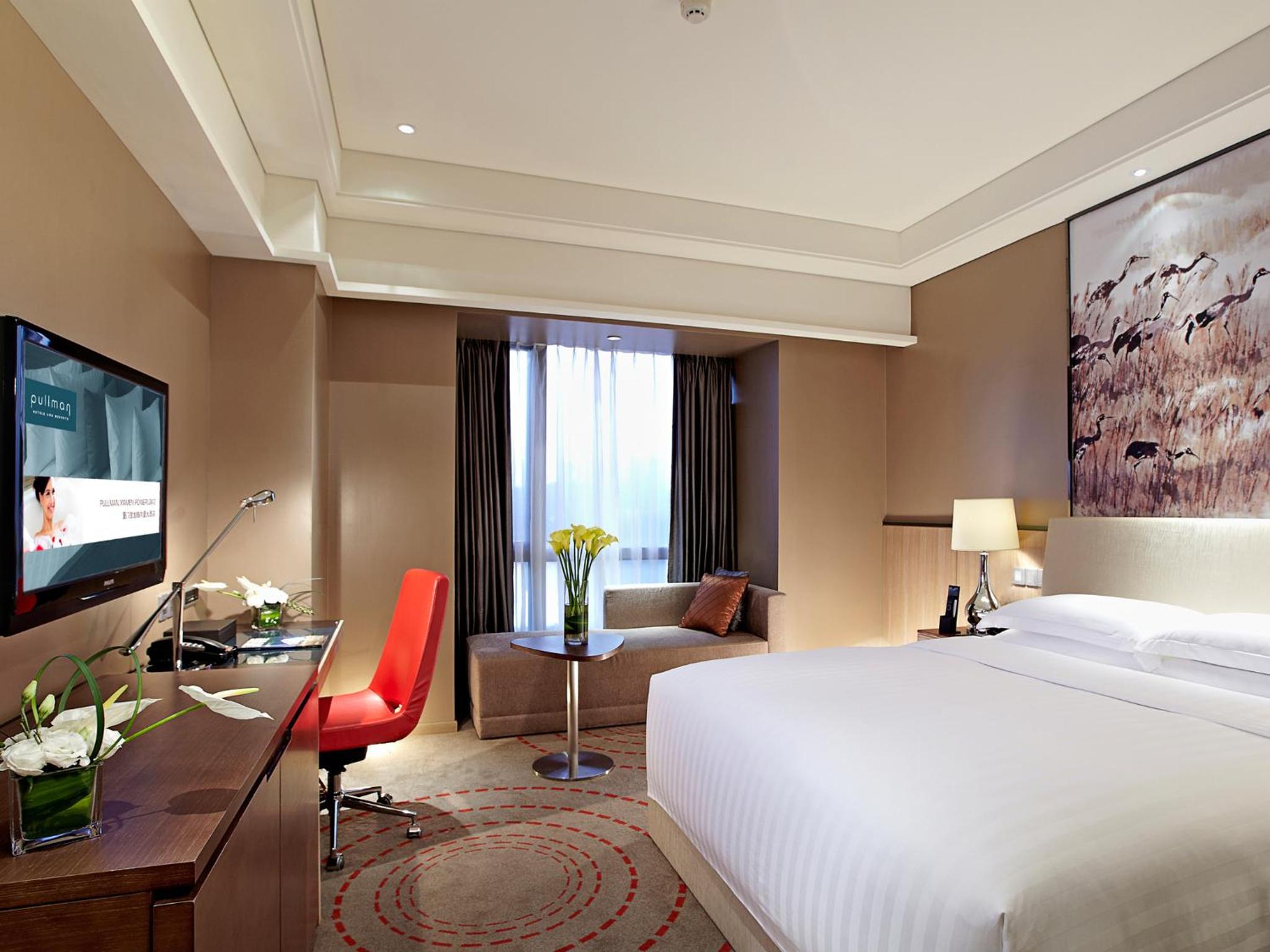 Superior King Room with Park View - Photo 6