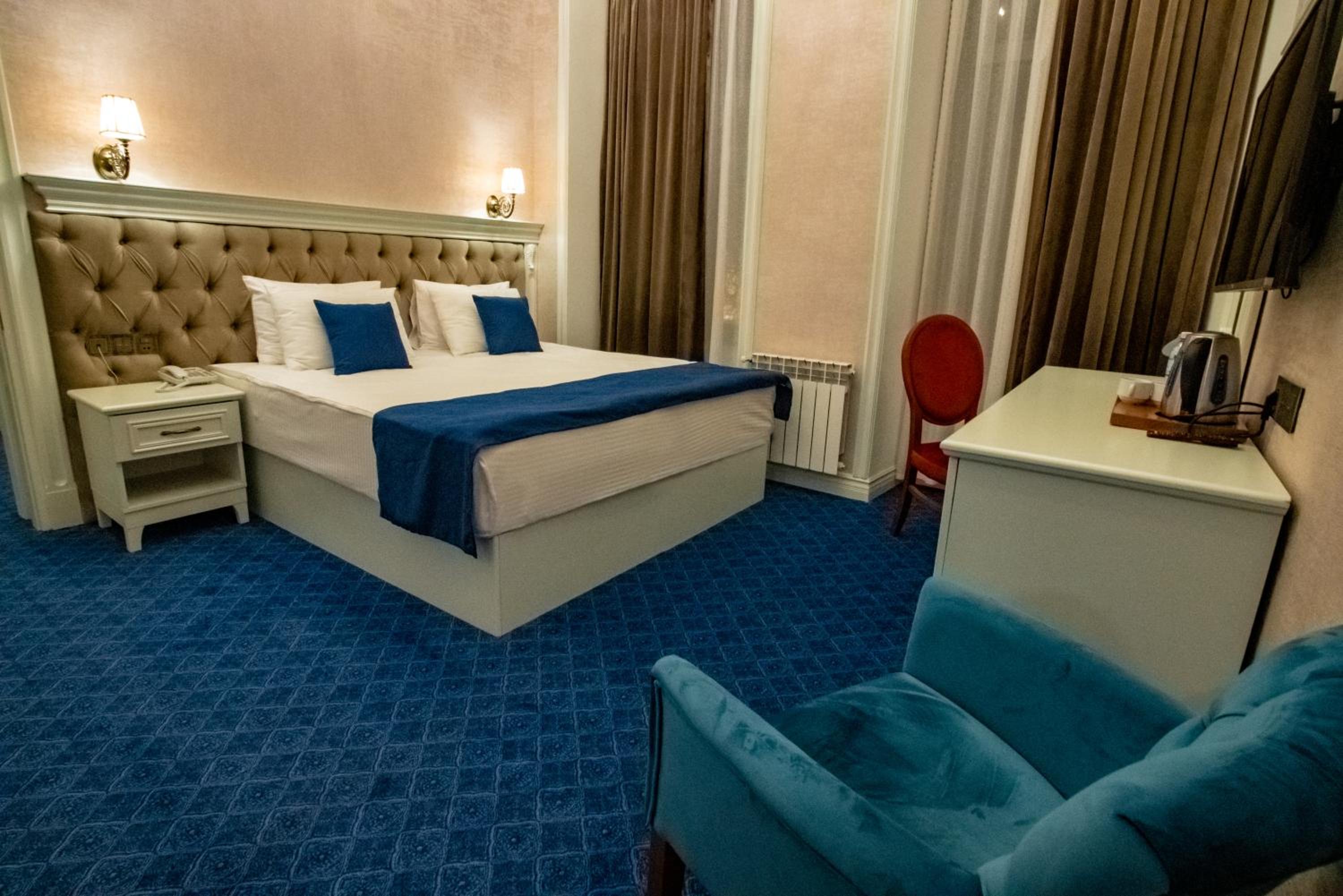 Deluxe Double or Twin Room with City View photo 3