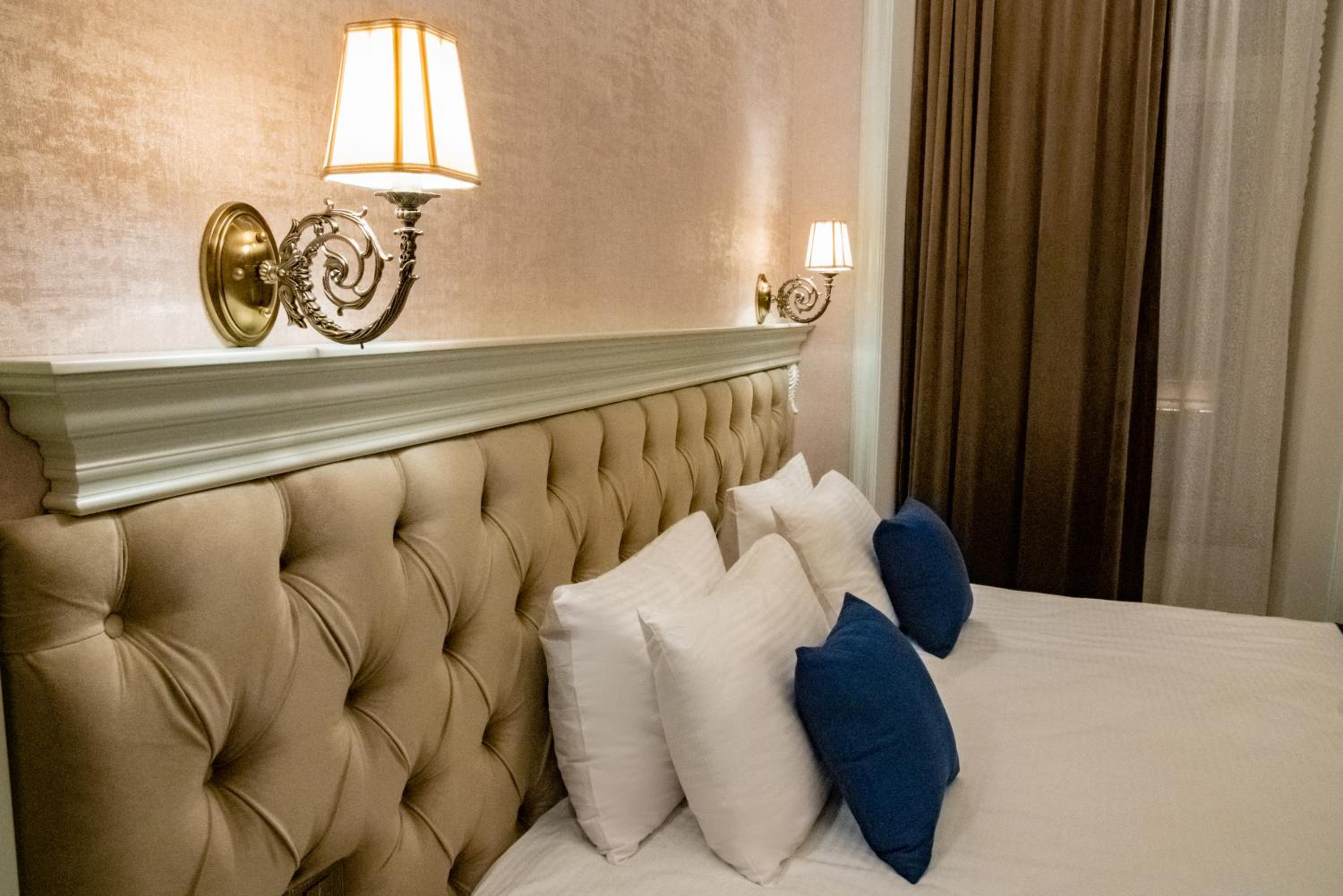 Deluxe Double or Twin Room with City View photo 1