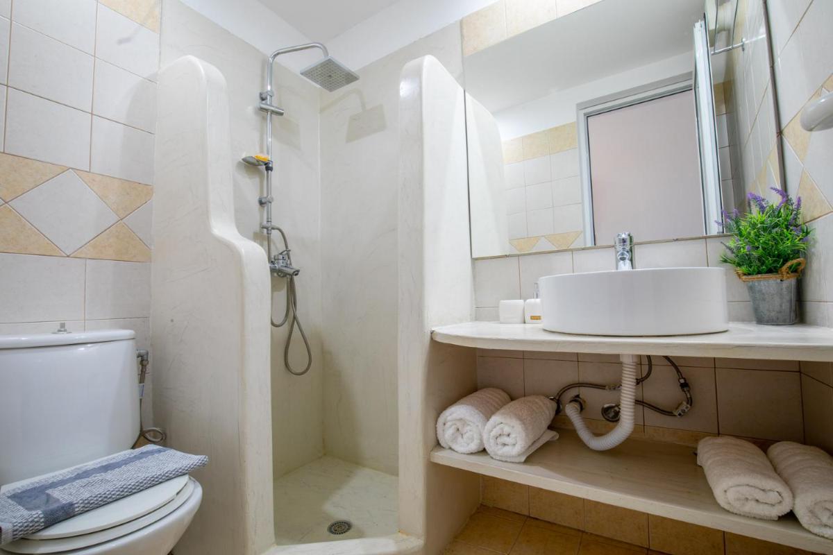 Standard Twin Room with Sea View