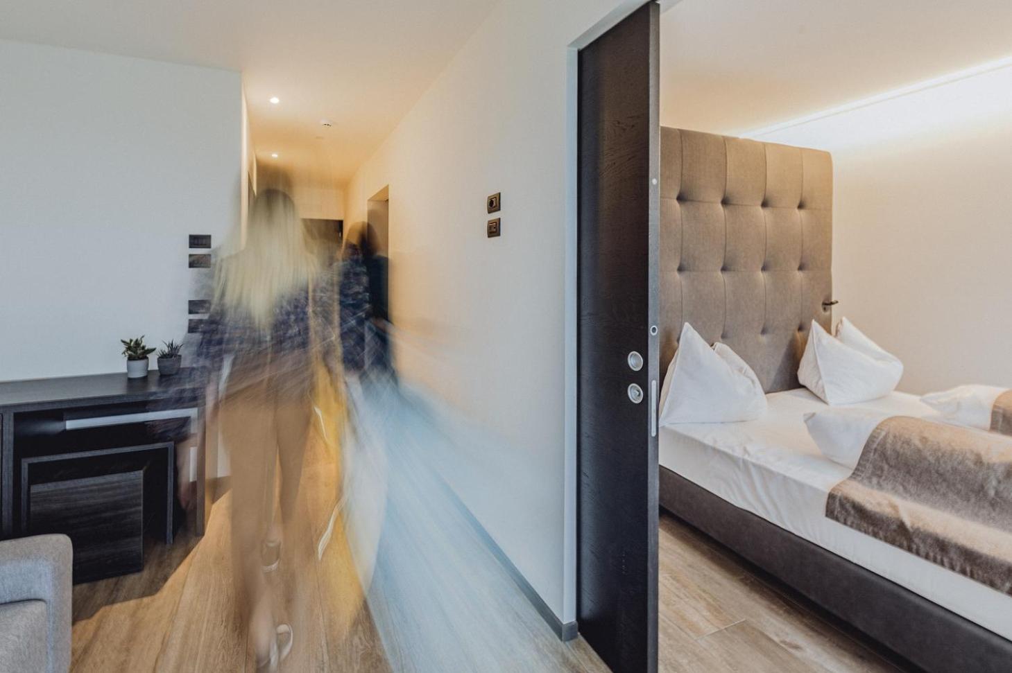 Deluxe Family Suite - Photo 4
