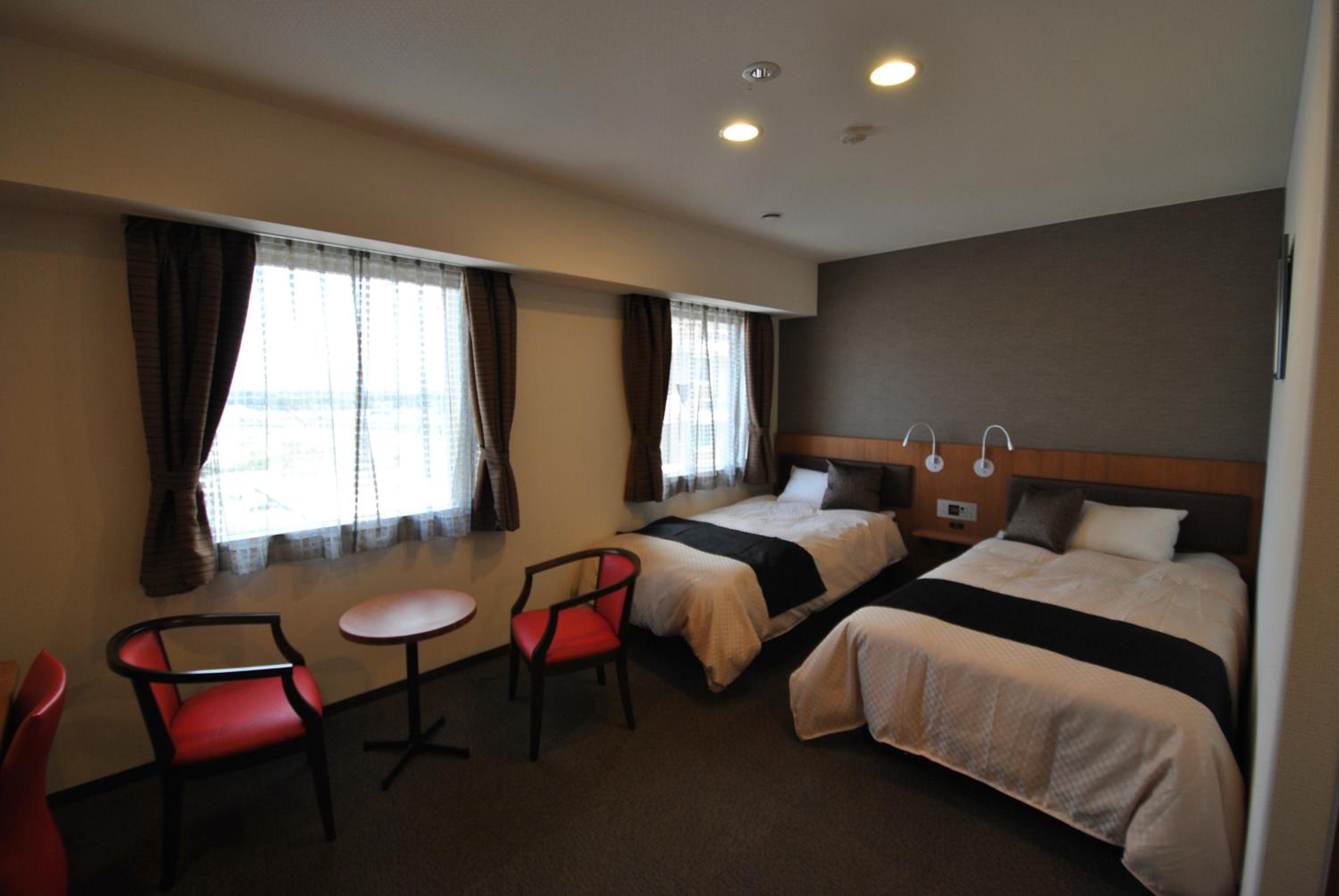 Twin Room - Smoking - Photo 6