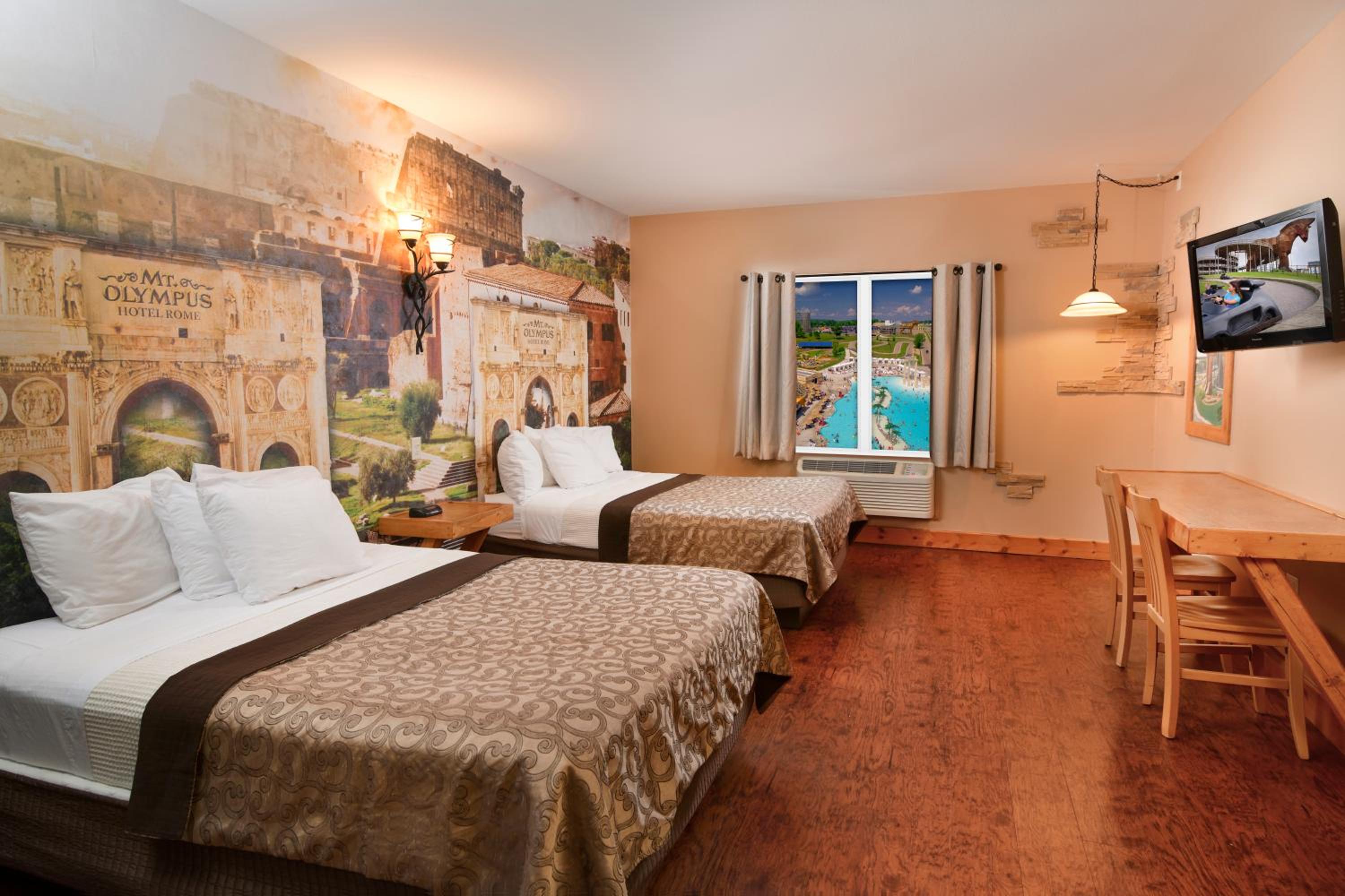 Hotel Room 2 Queen (includes free water & theme park passes) photo 1