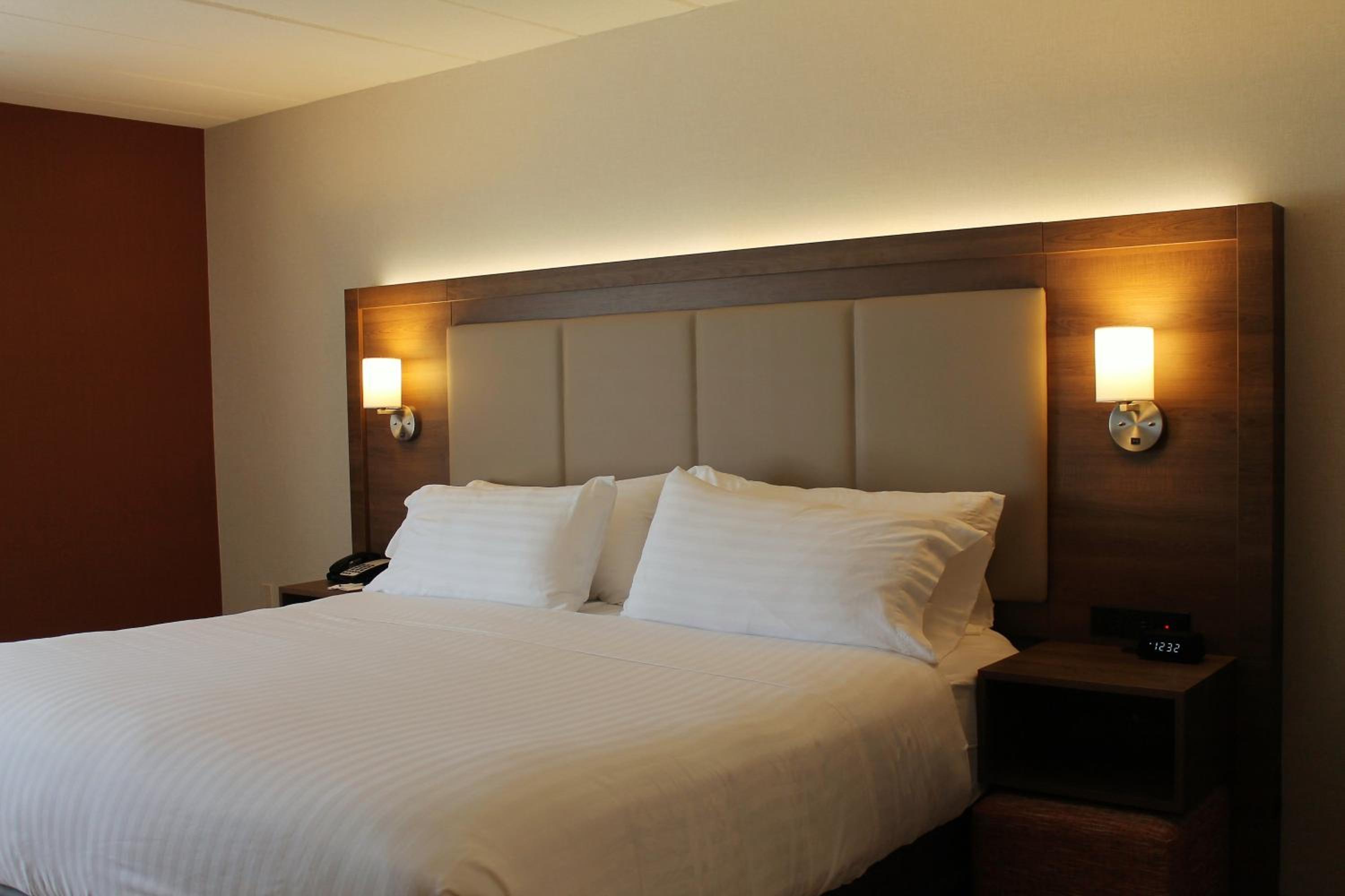 Standard King Room photo 2