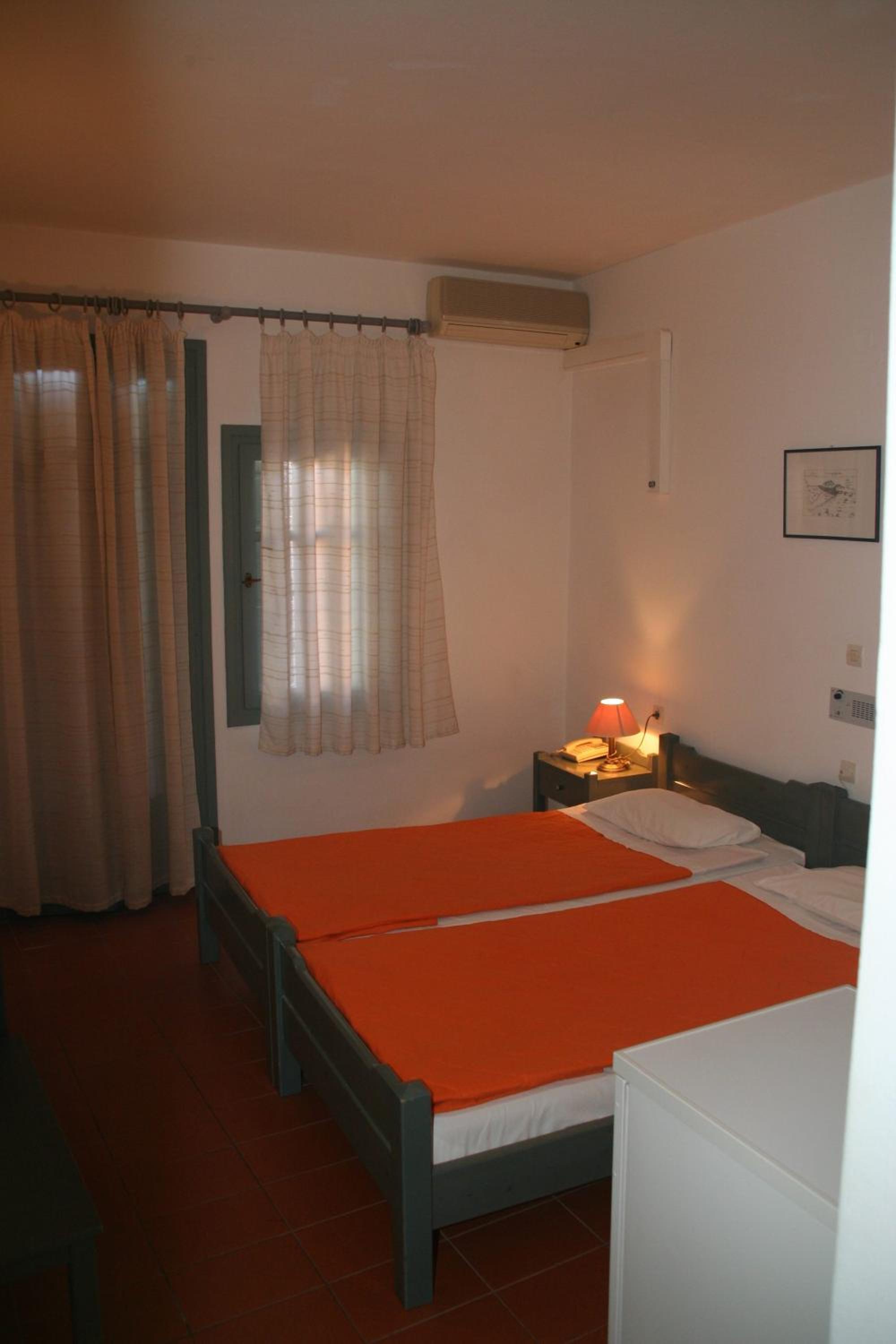 Twin Room - Photo 4