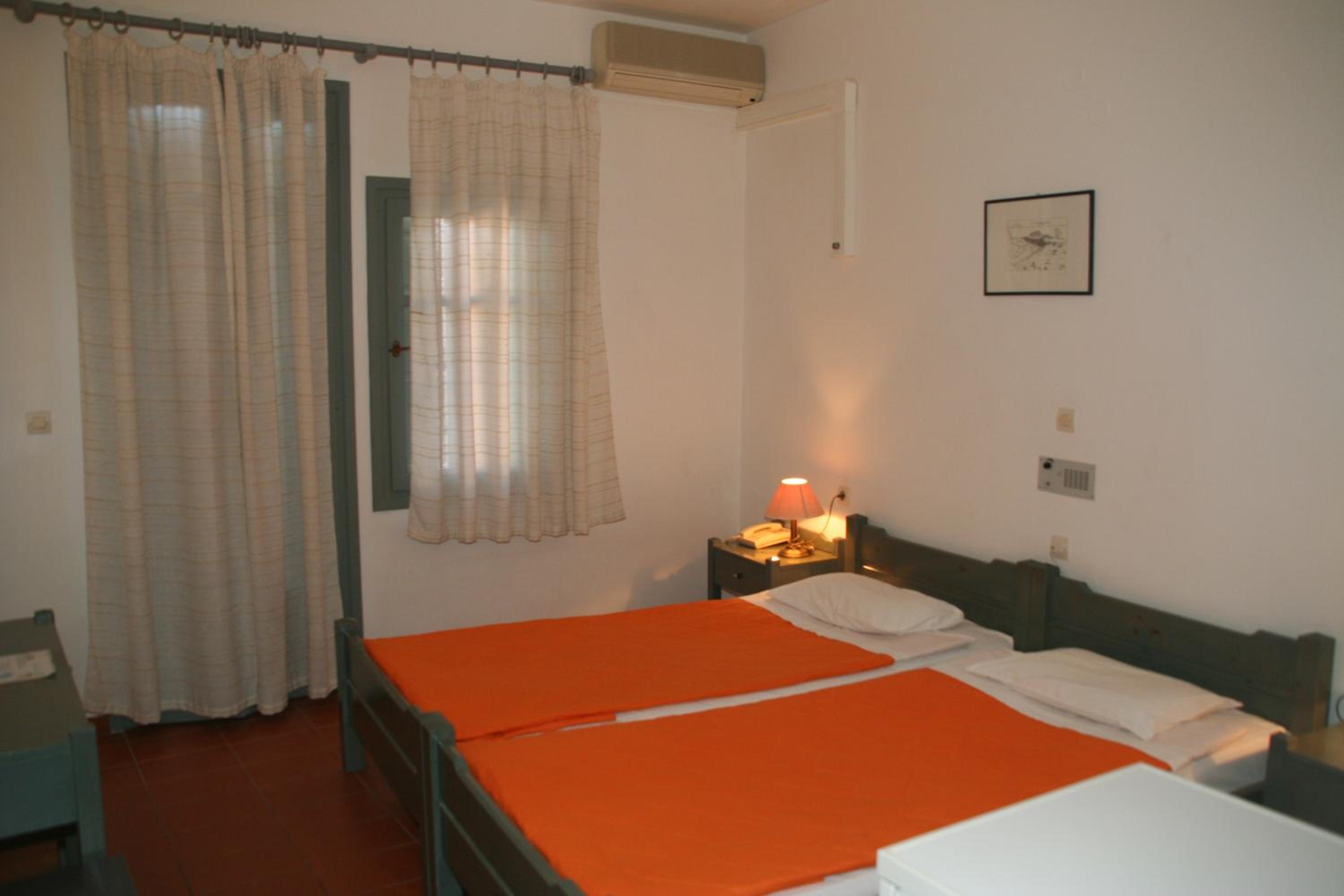 Twin Room - Photo 6