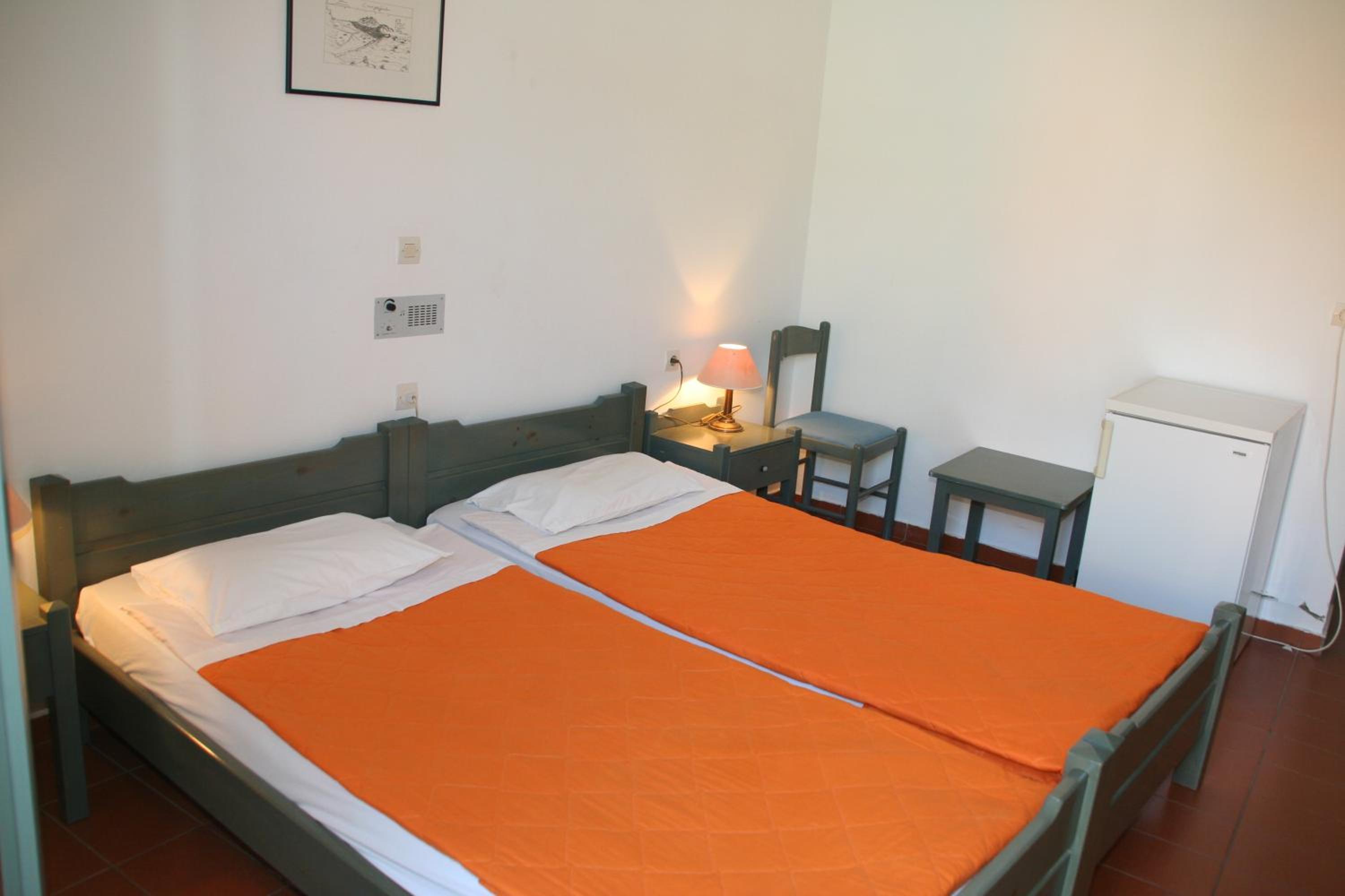 Twin Room - Photo 5