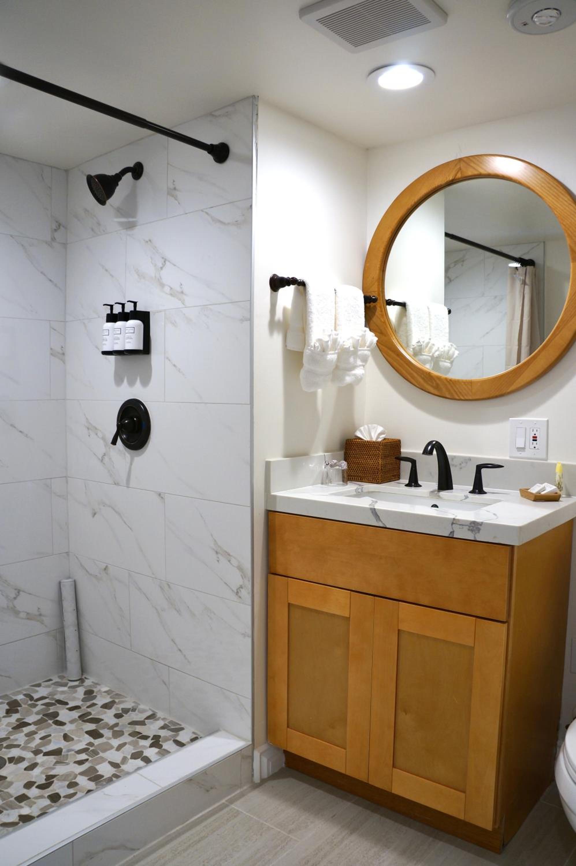 Standard Queen Room - Photo 6