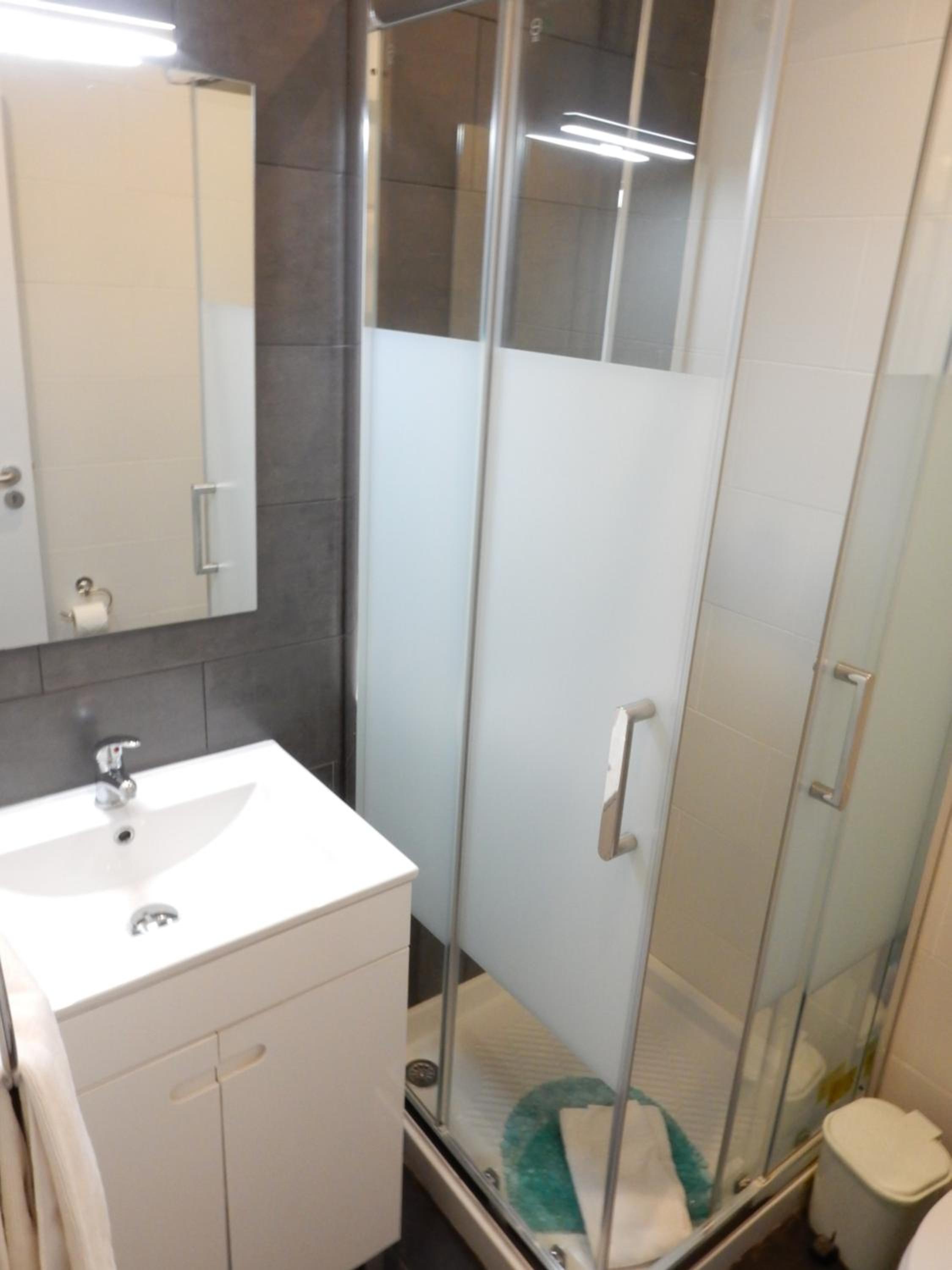 Premium Two-Bedroom Apartment - Photo 3