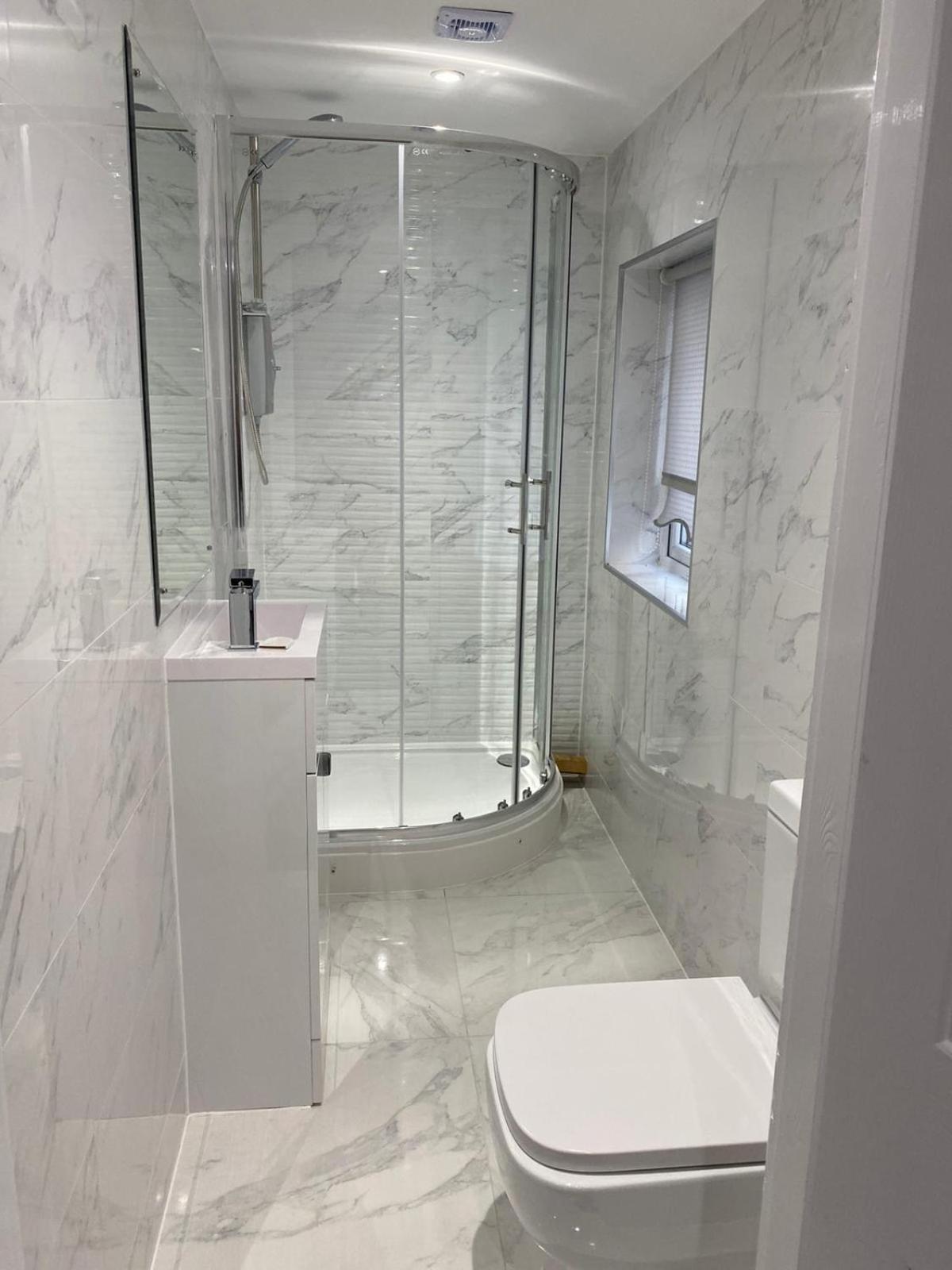 Double or Twin Room - Photo 10
