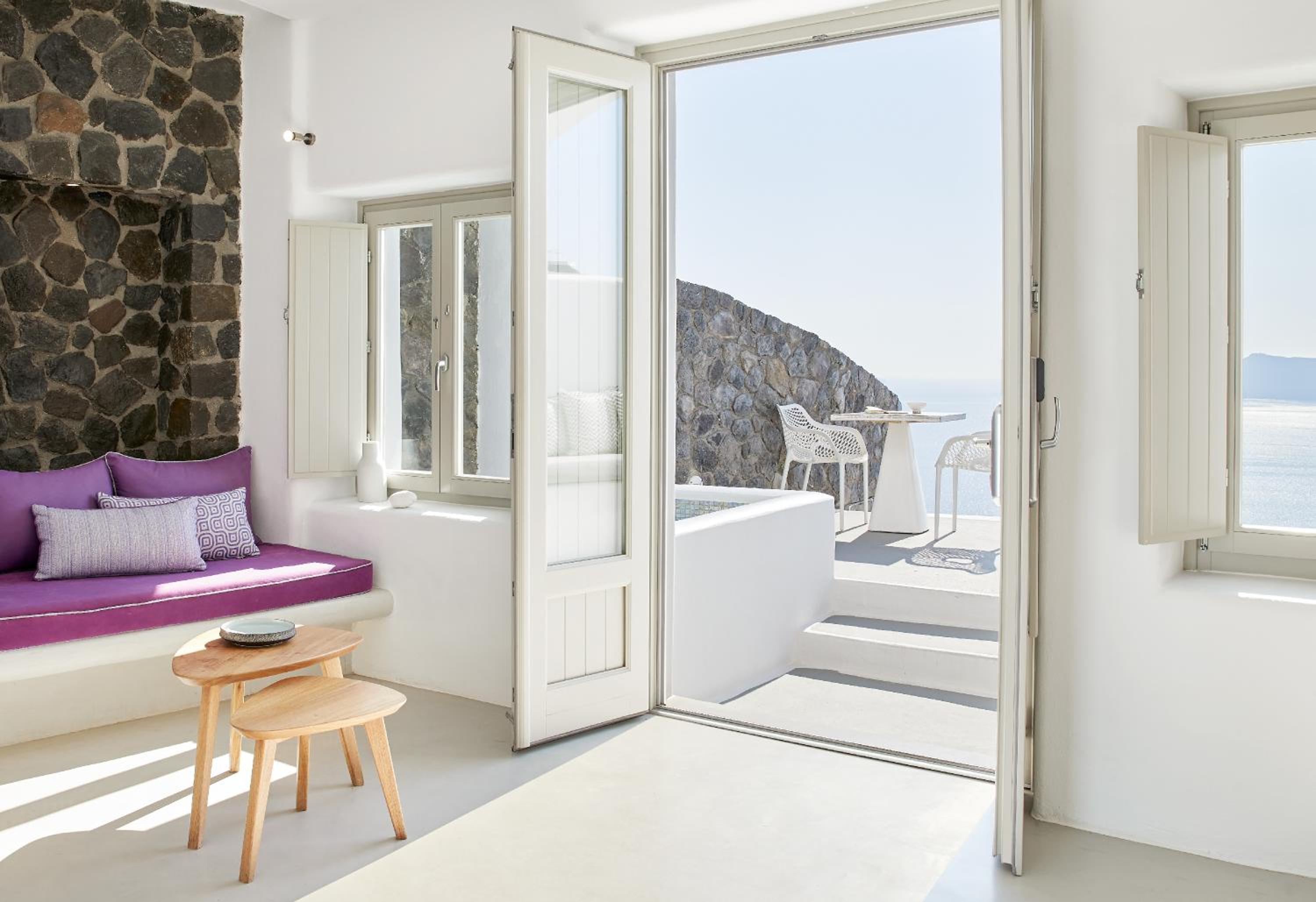 Premium Suite with Outdoor Hot Tub and Caldera View thumbnail 6
