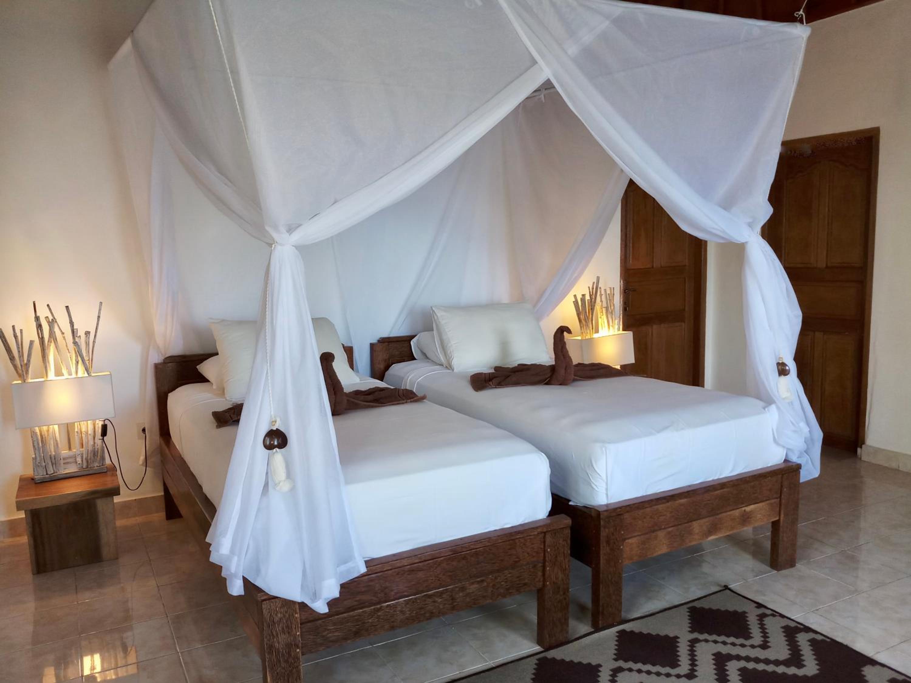 Double or Twin Room with Sea View - Photo 9