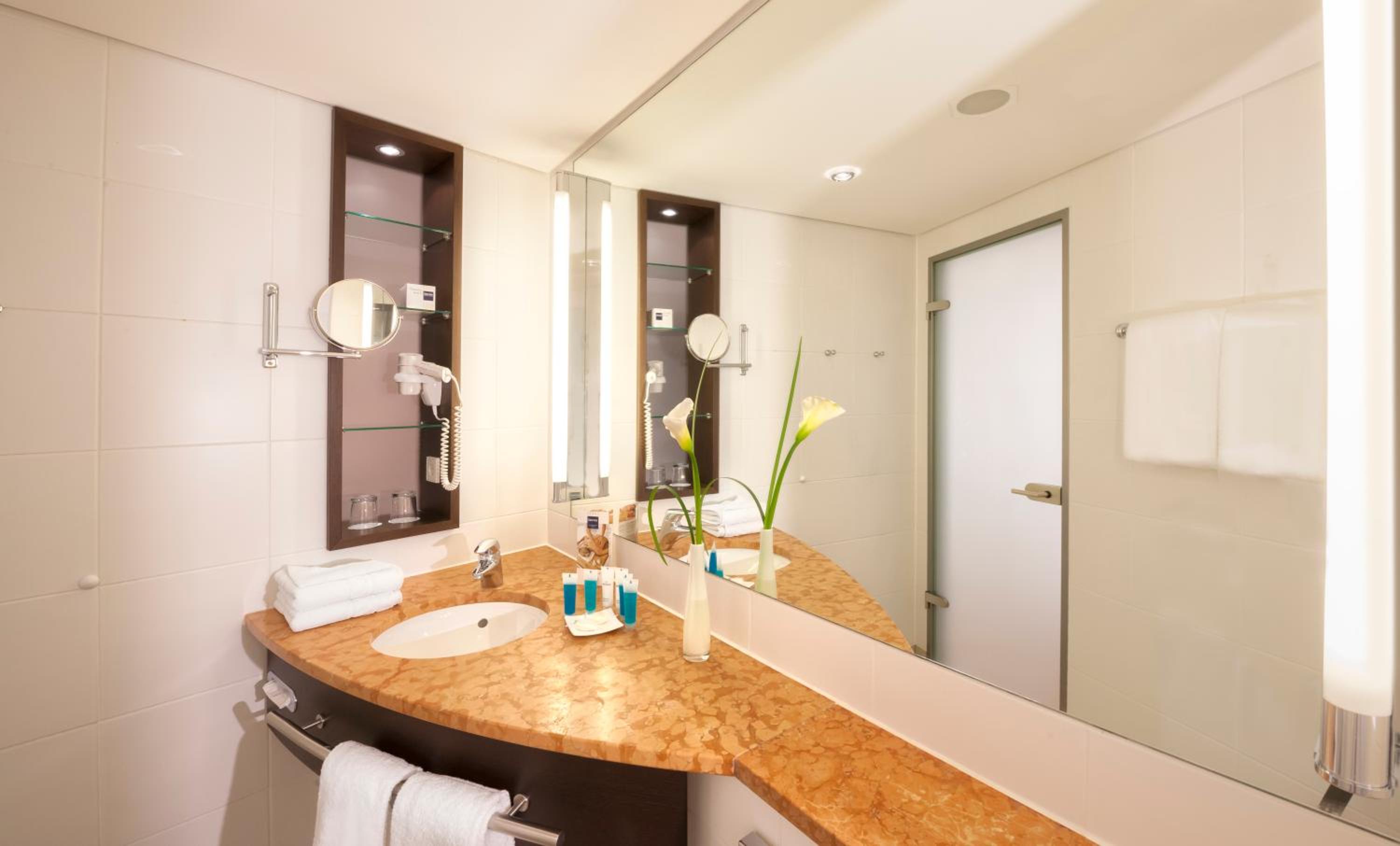 Standard Double Room - Photo 2