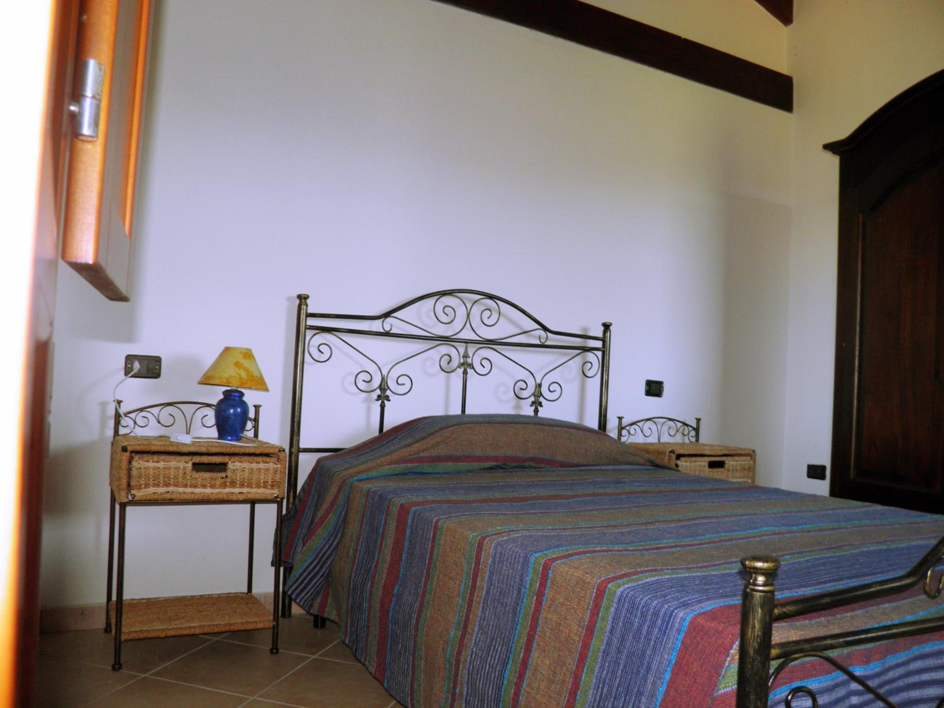 Single Room with Shared Bathroom