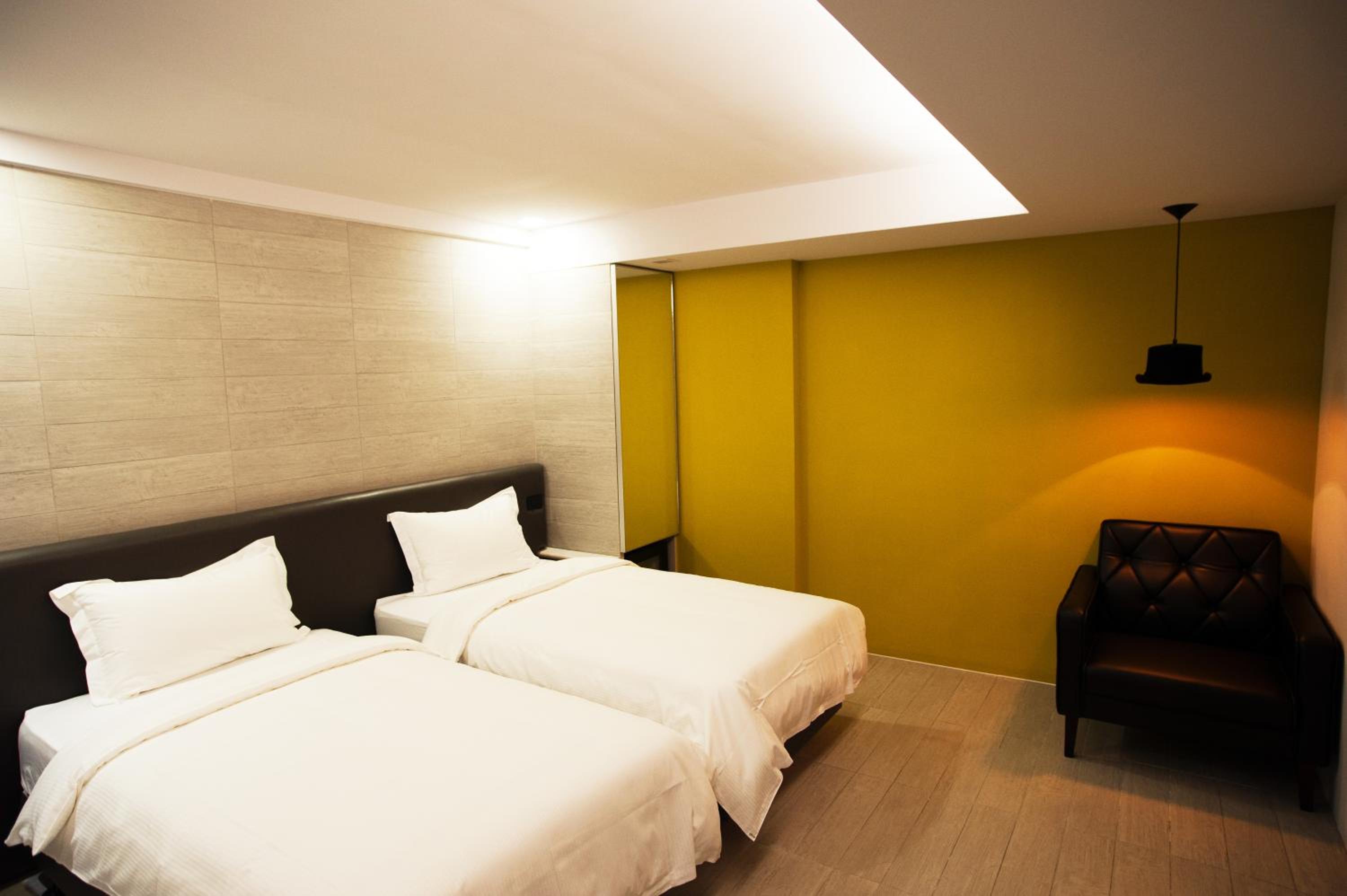 Standard Twin Room (No Window) photo 1