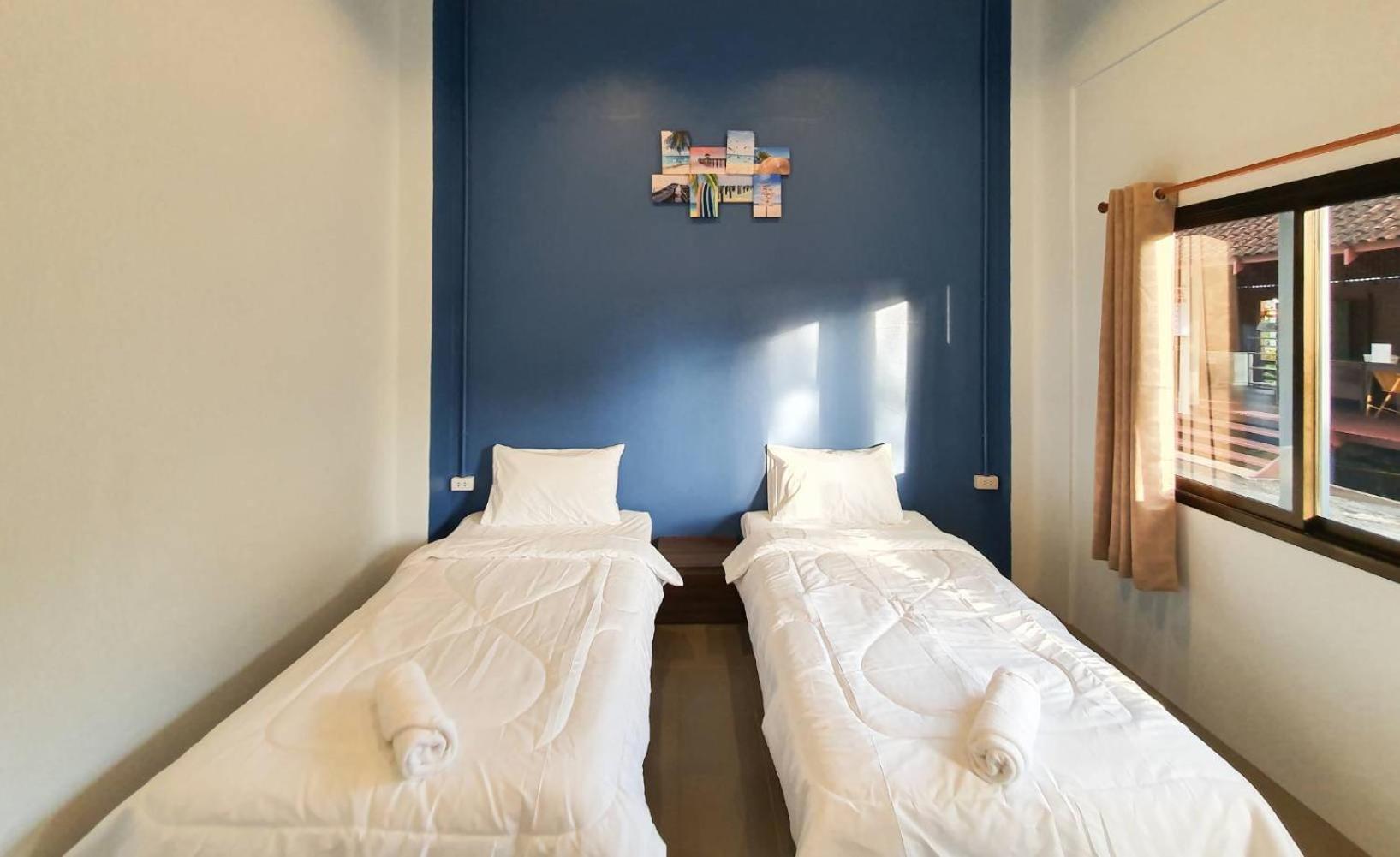 Single Room with Private Bathroom photo 1