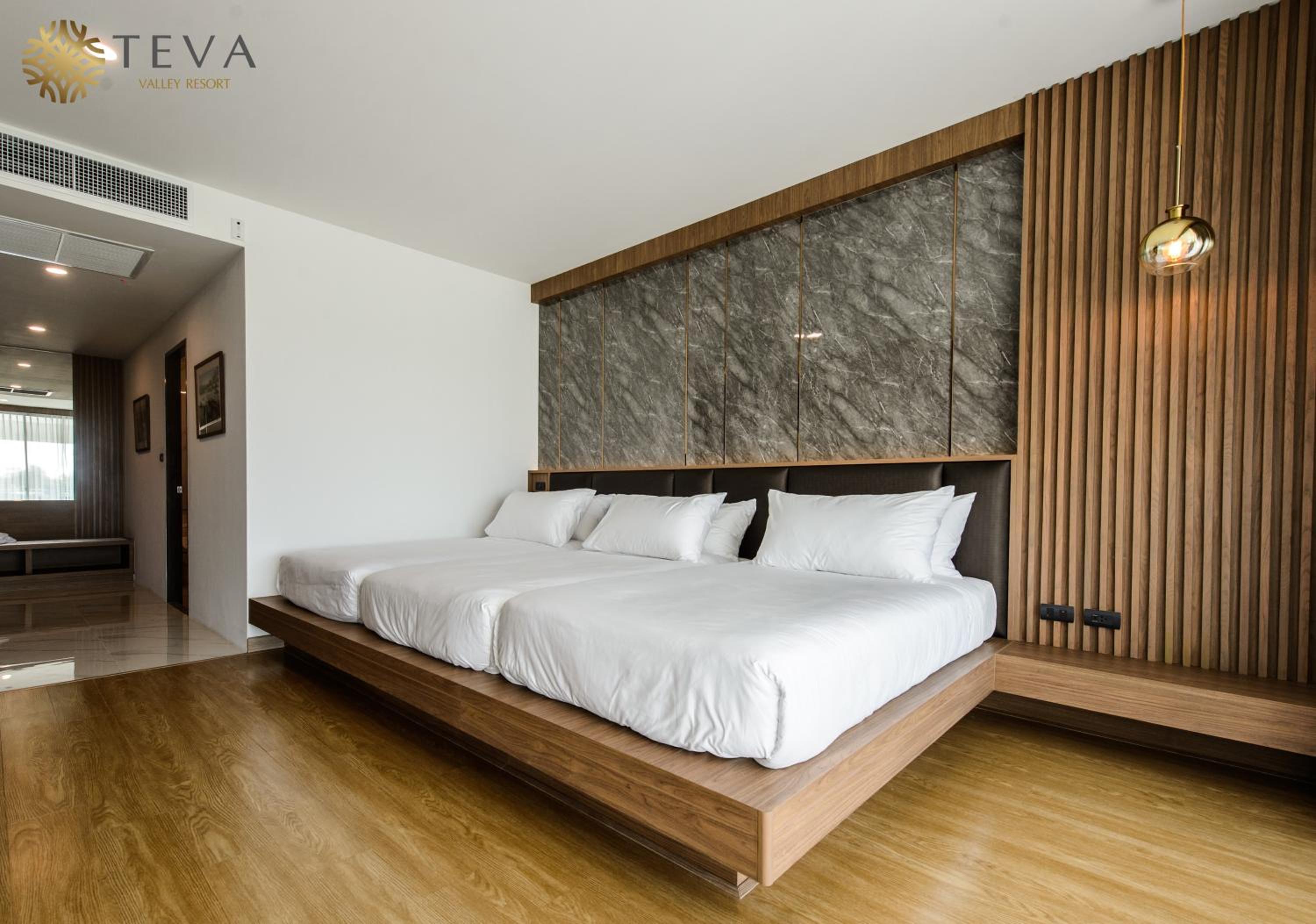 Triple Room with Balcony - Photo 7