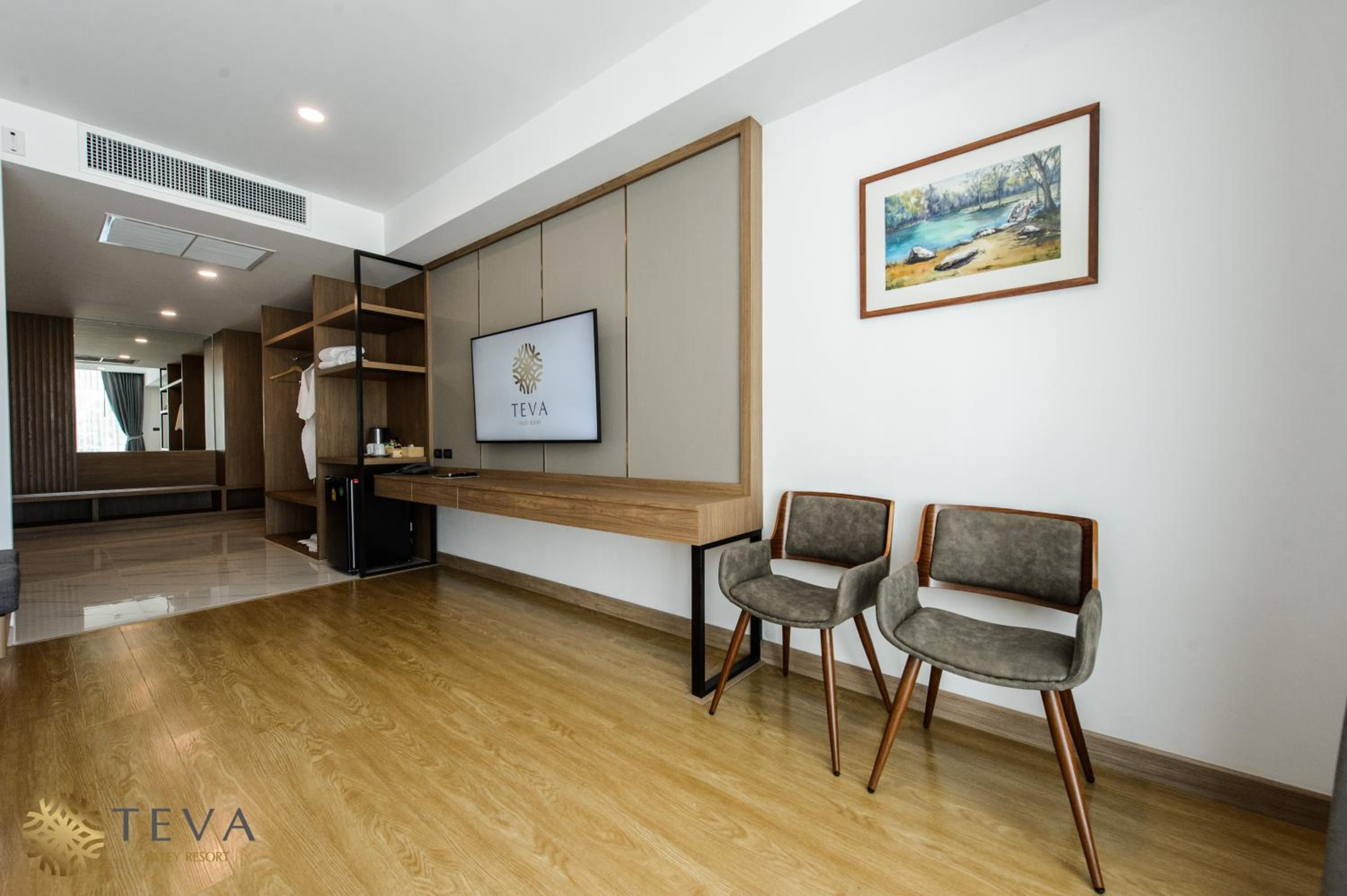 Superior Suite - Photo 7