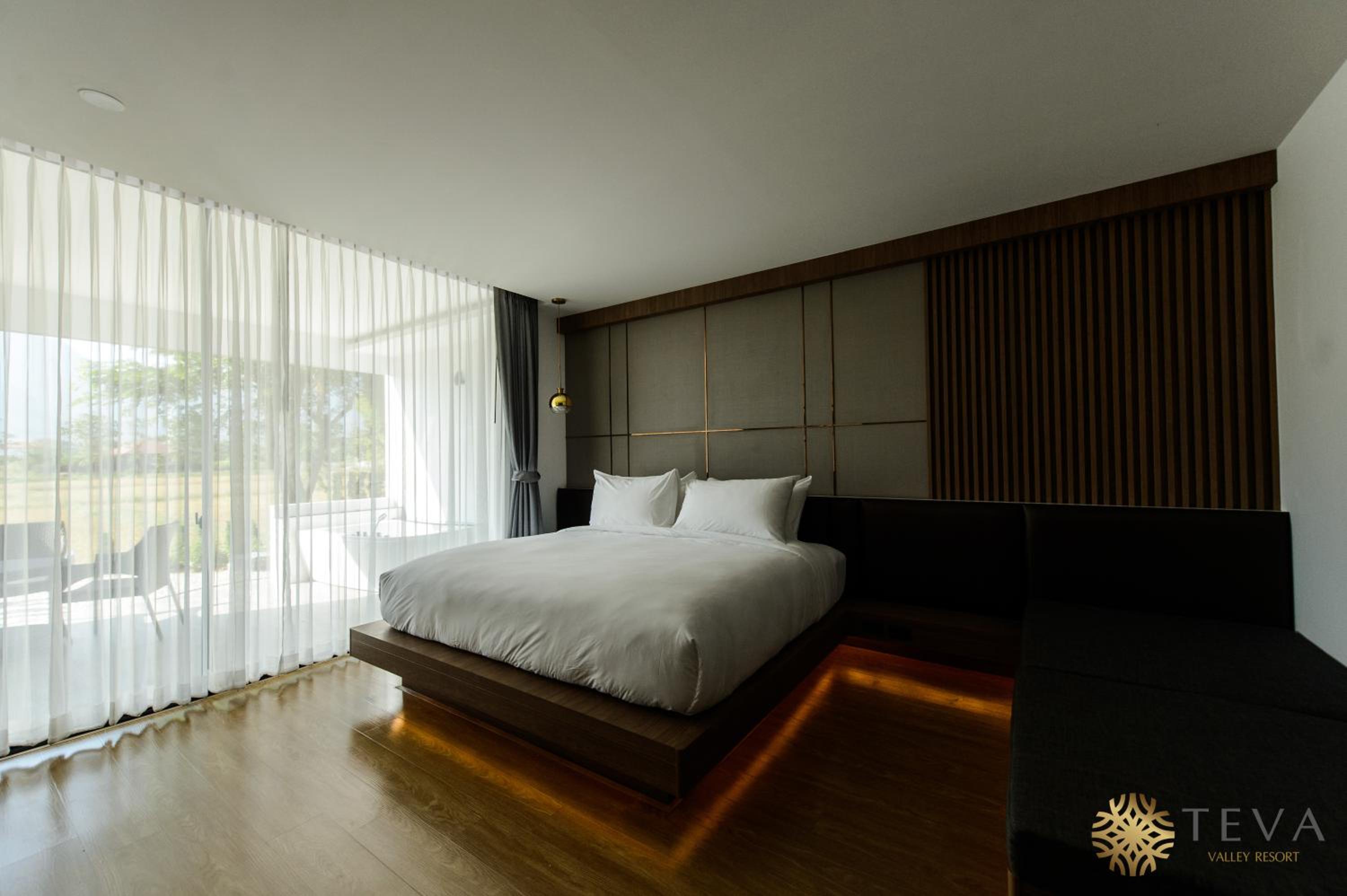 Superior Suite - Photo 6
