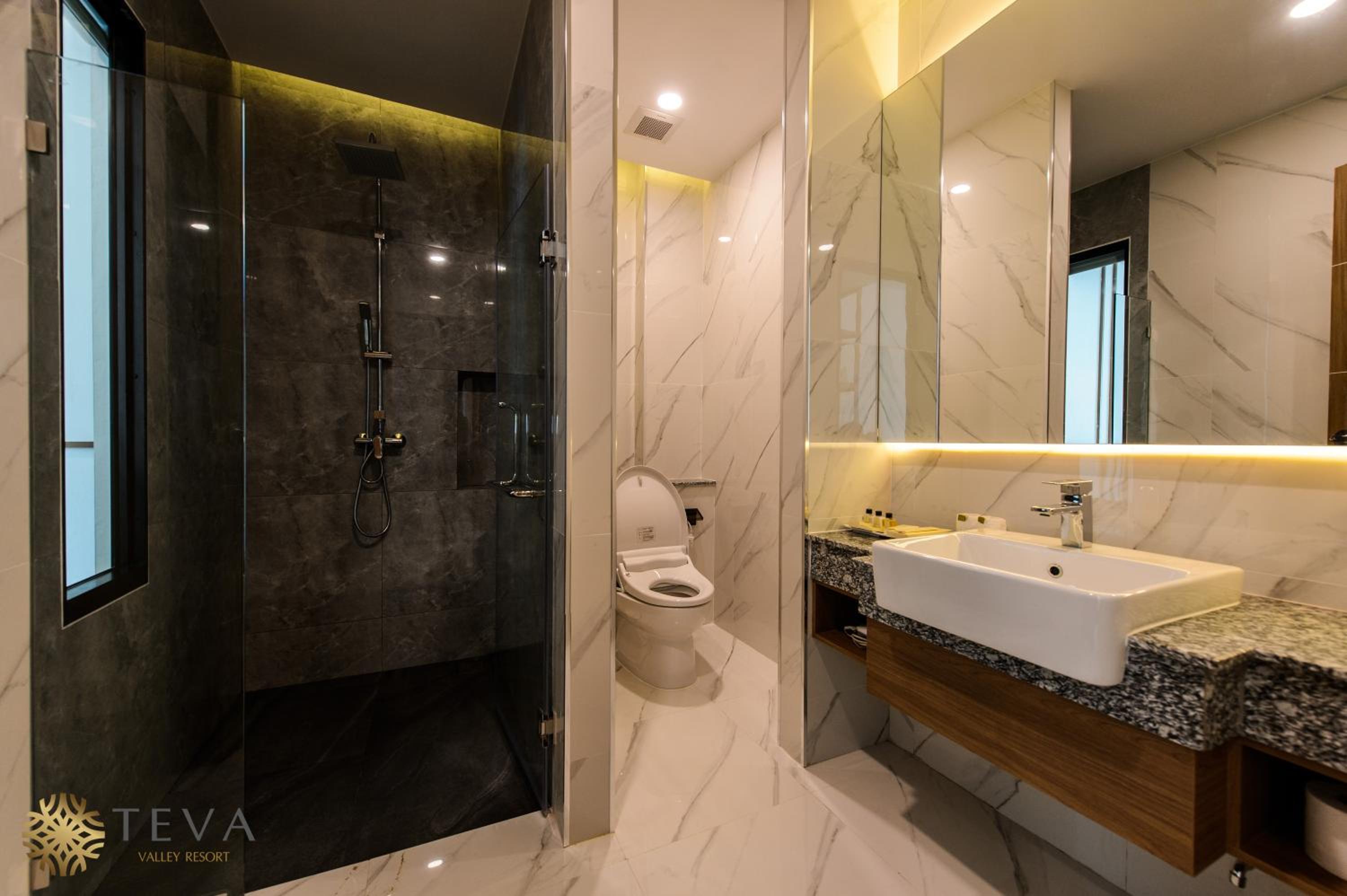 Suite with Mountain View - Photo 5