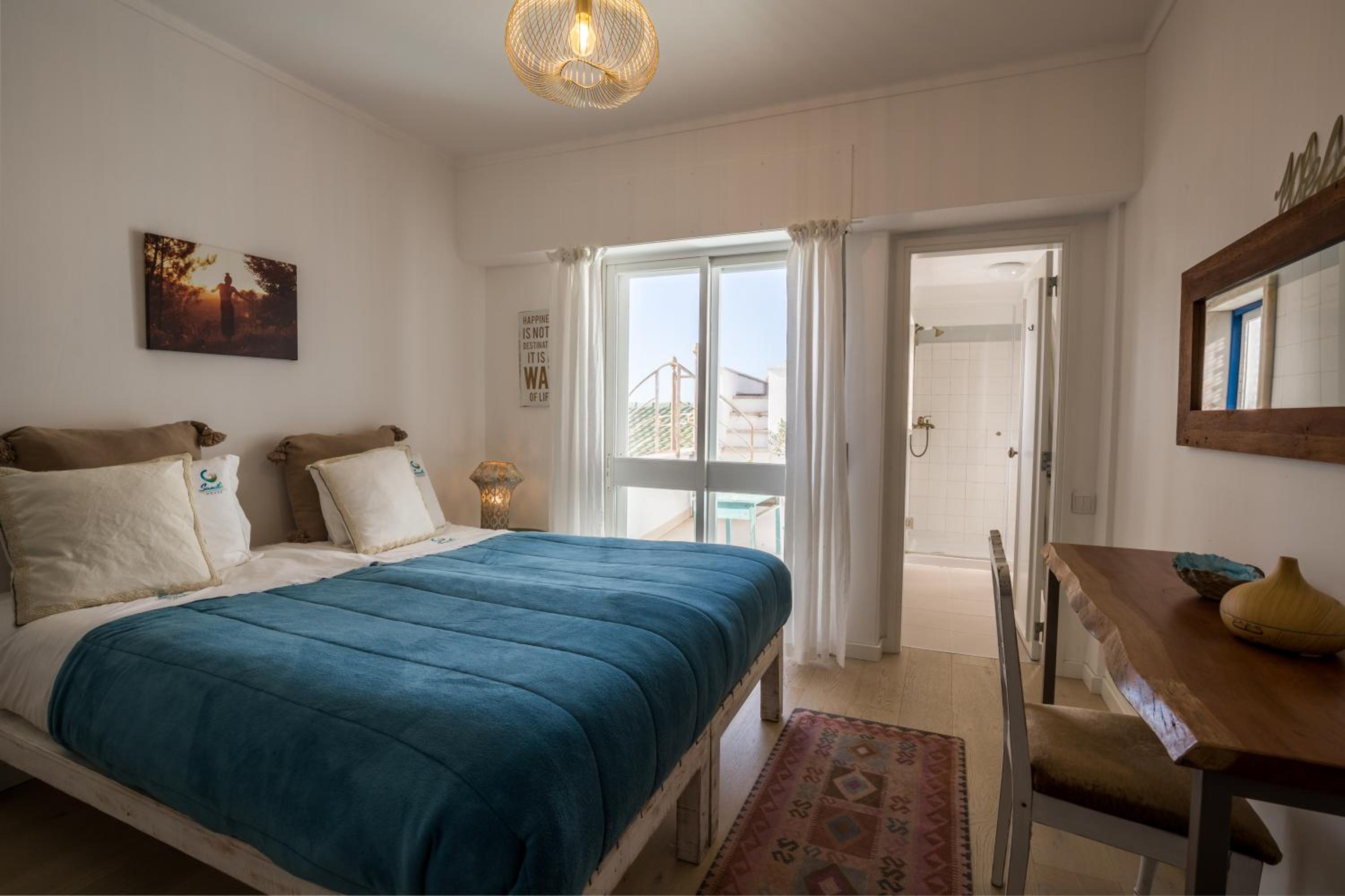 Deluxe Double Room with Side Sea View photo 2