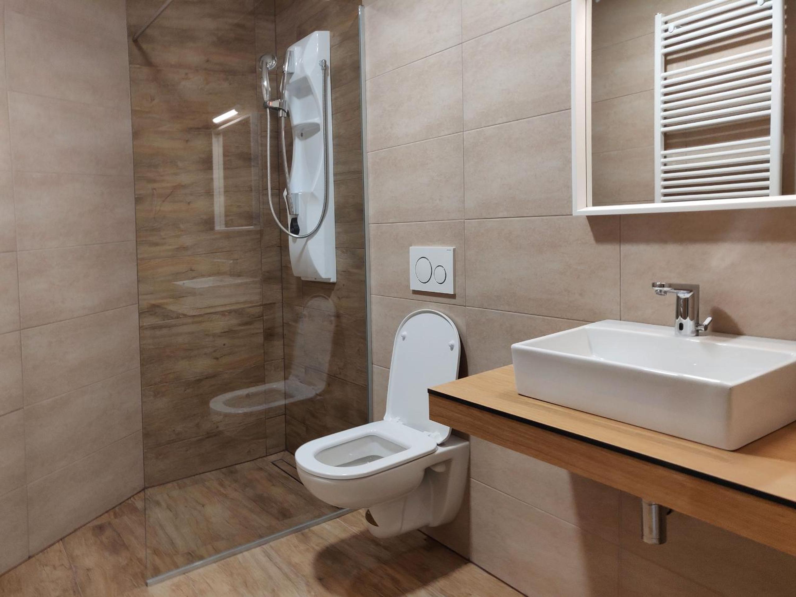 Deluxe Room - Photo 5