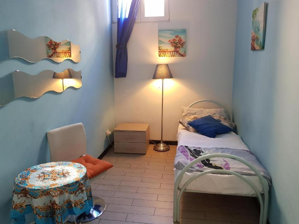 Single Room with Shared Bathroom