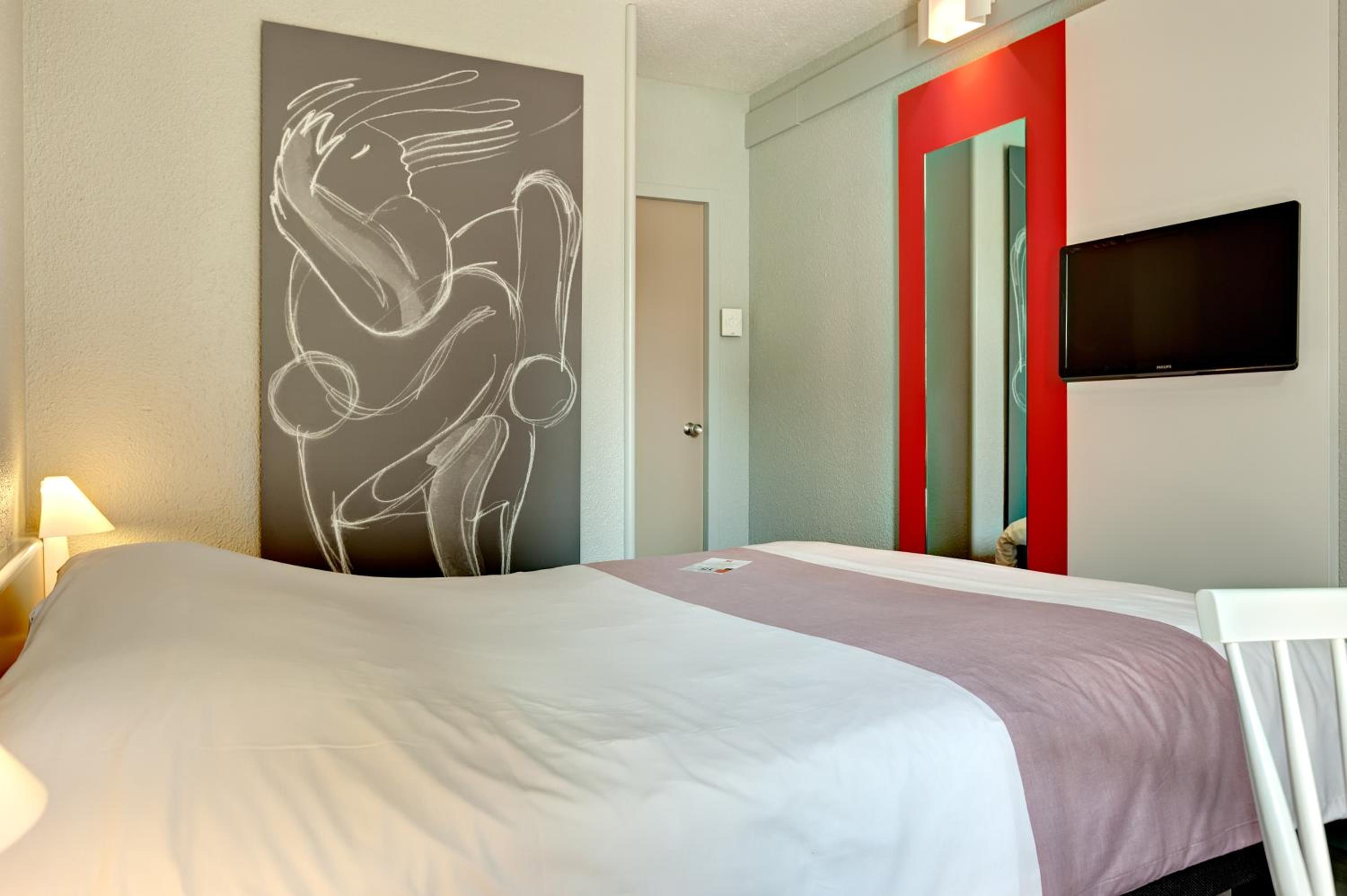Standard Double Room - Photo 3