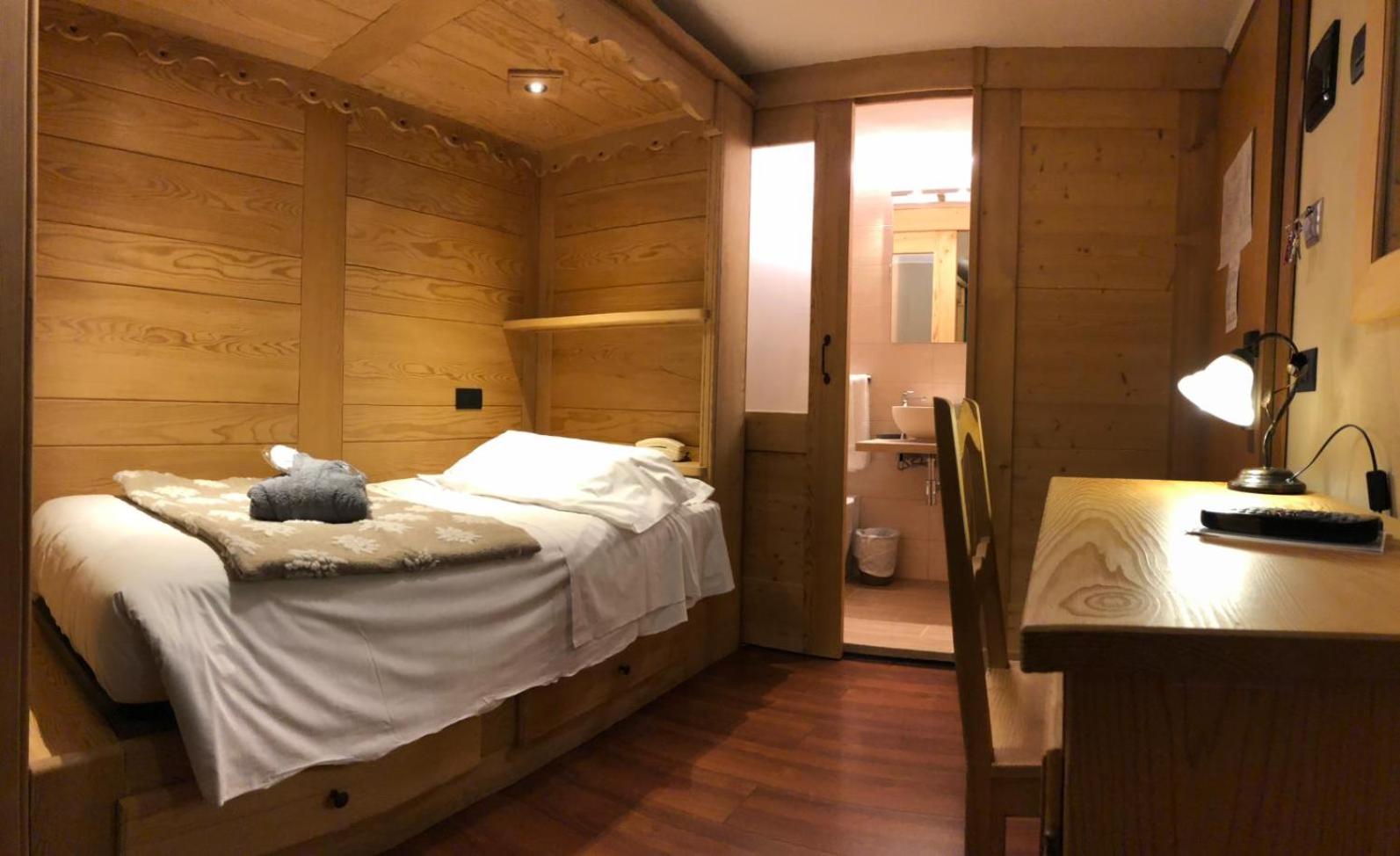 Single Room photo 2