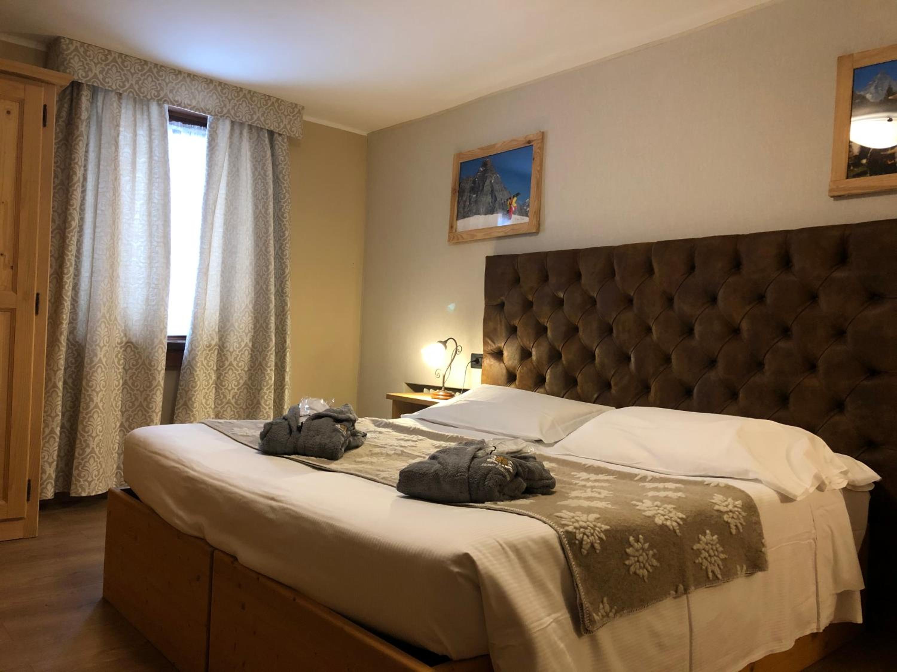 Double or Twin Room - Photo 5