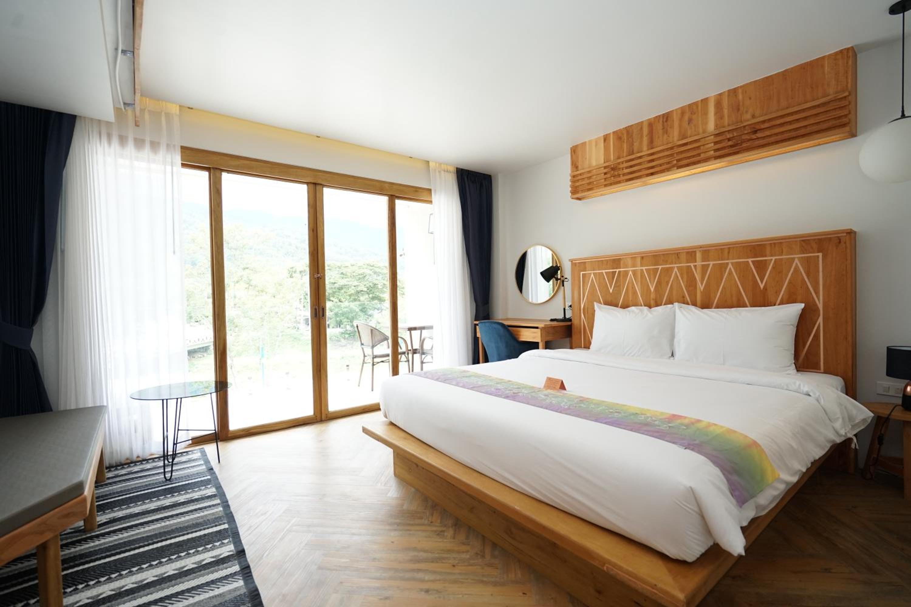 Suite with Mountain View - Photo 1