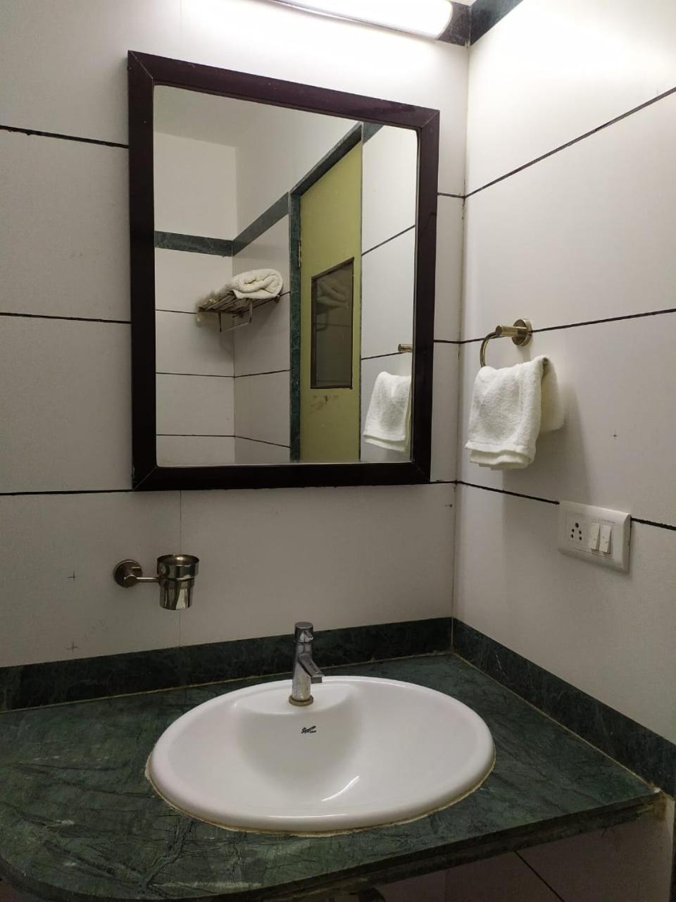 Deluxe Double Room - Photo 22