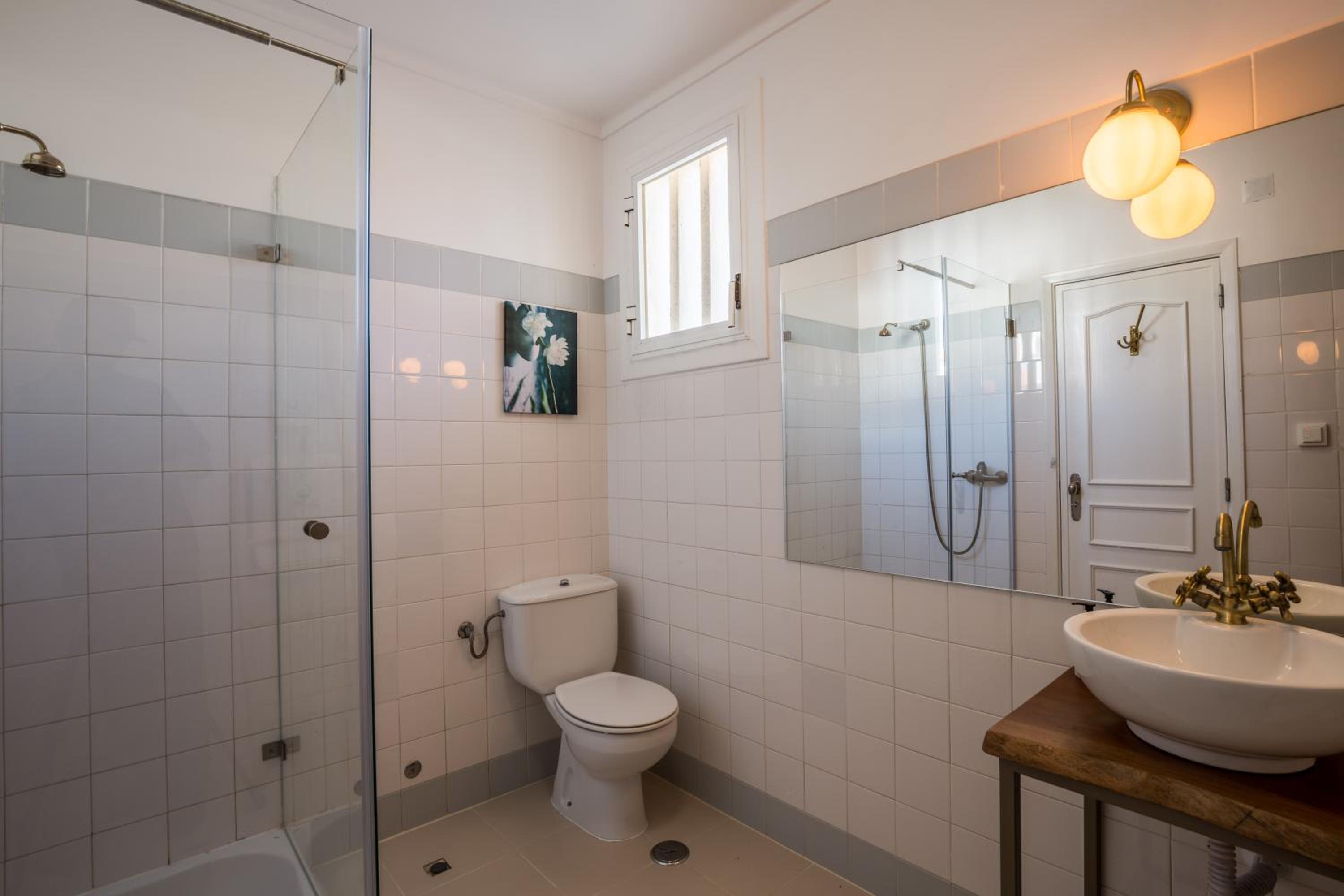 Double Room with Shared Bathroom photo 2