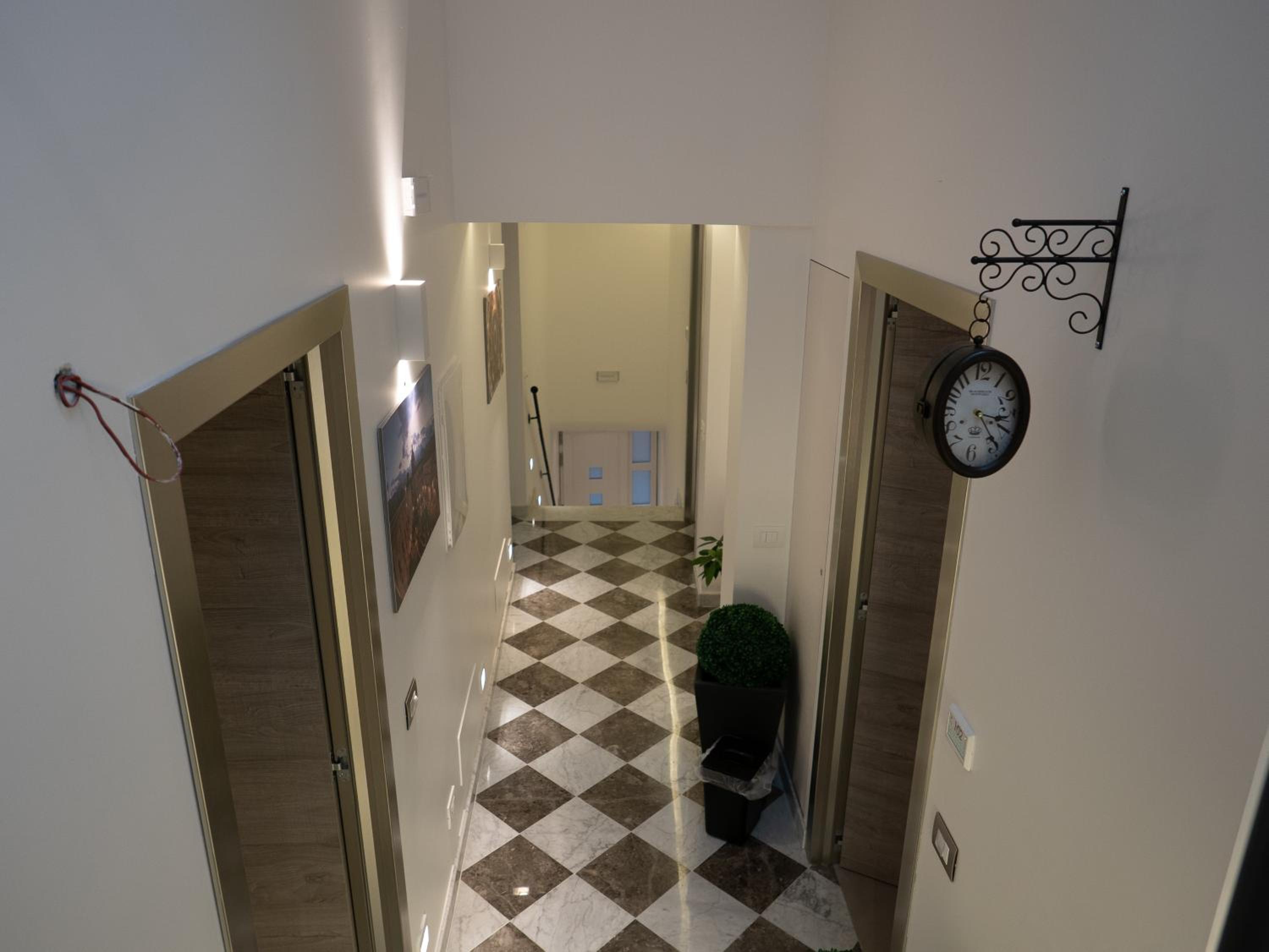 Triple Room with Balcony - Photo 37