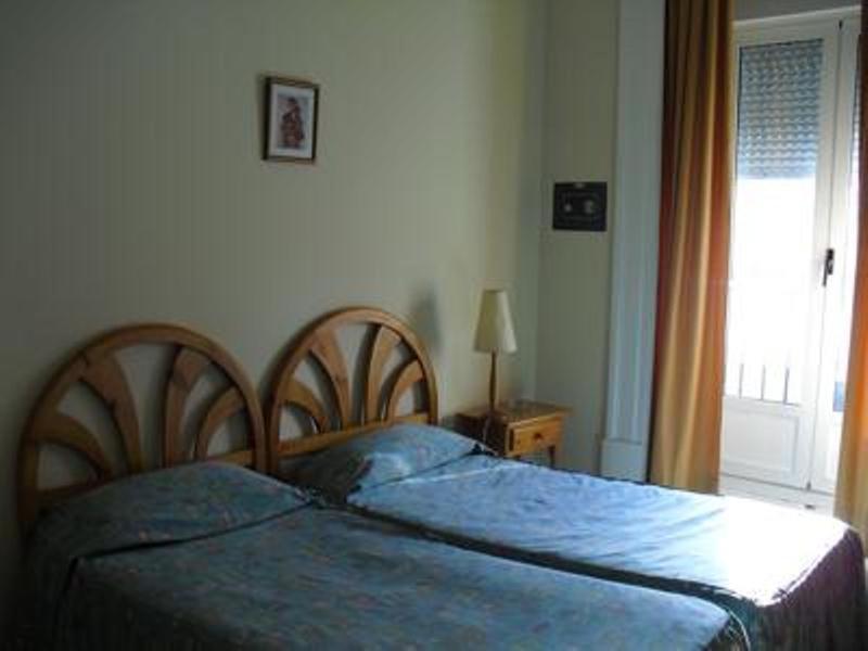 Twin Room with Shared Bathroom