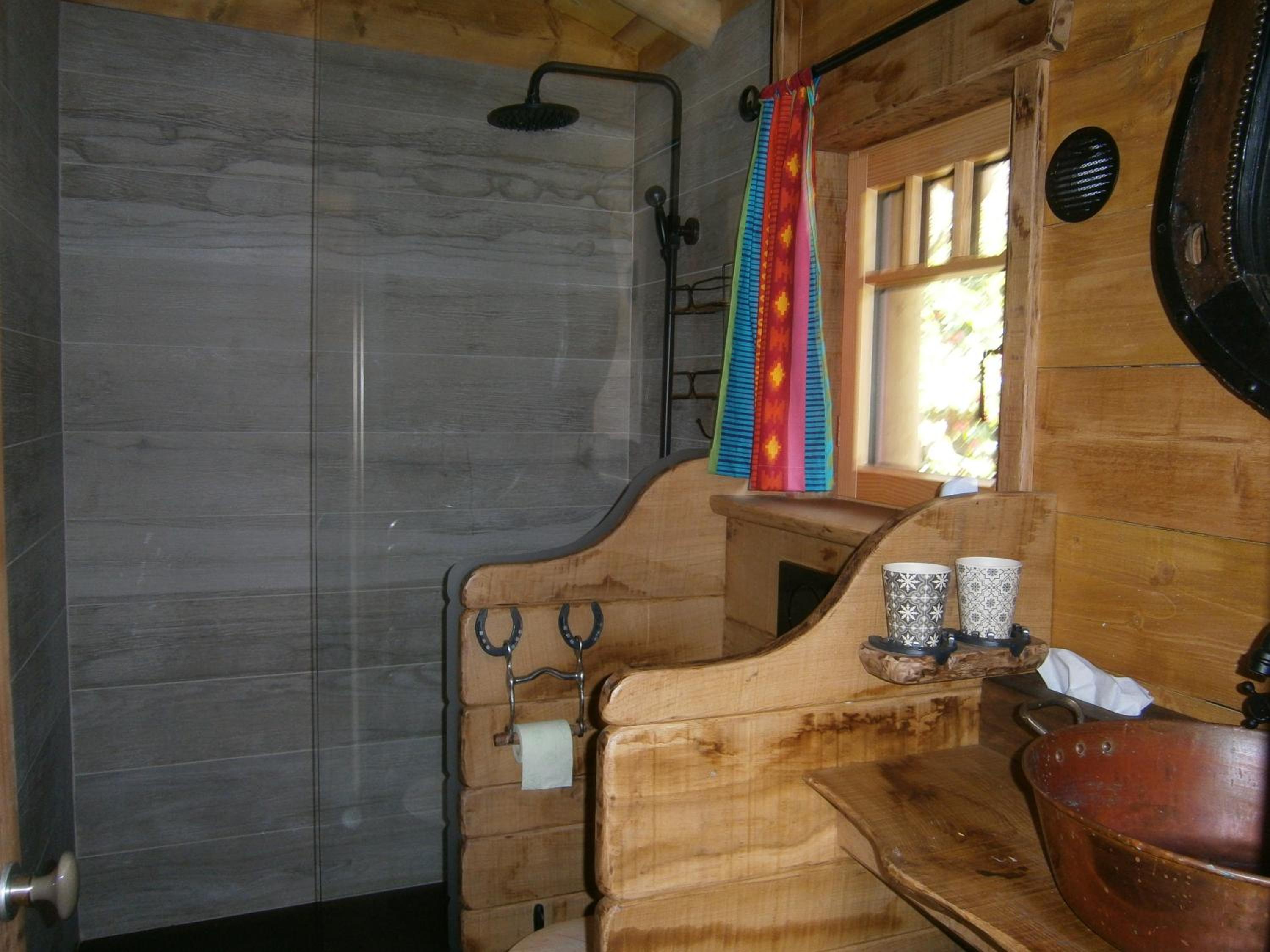 Double Room with Private Bathroom - Photo 3