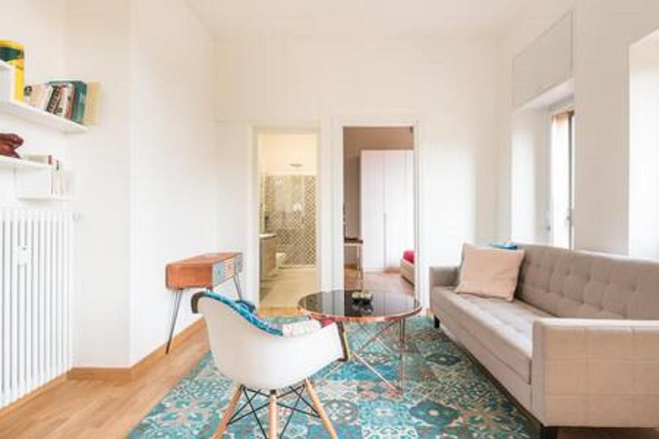 One-Bedroom Apartment photo 2