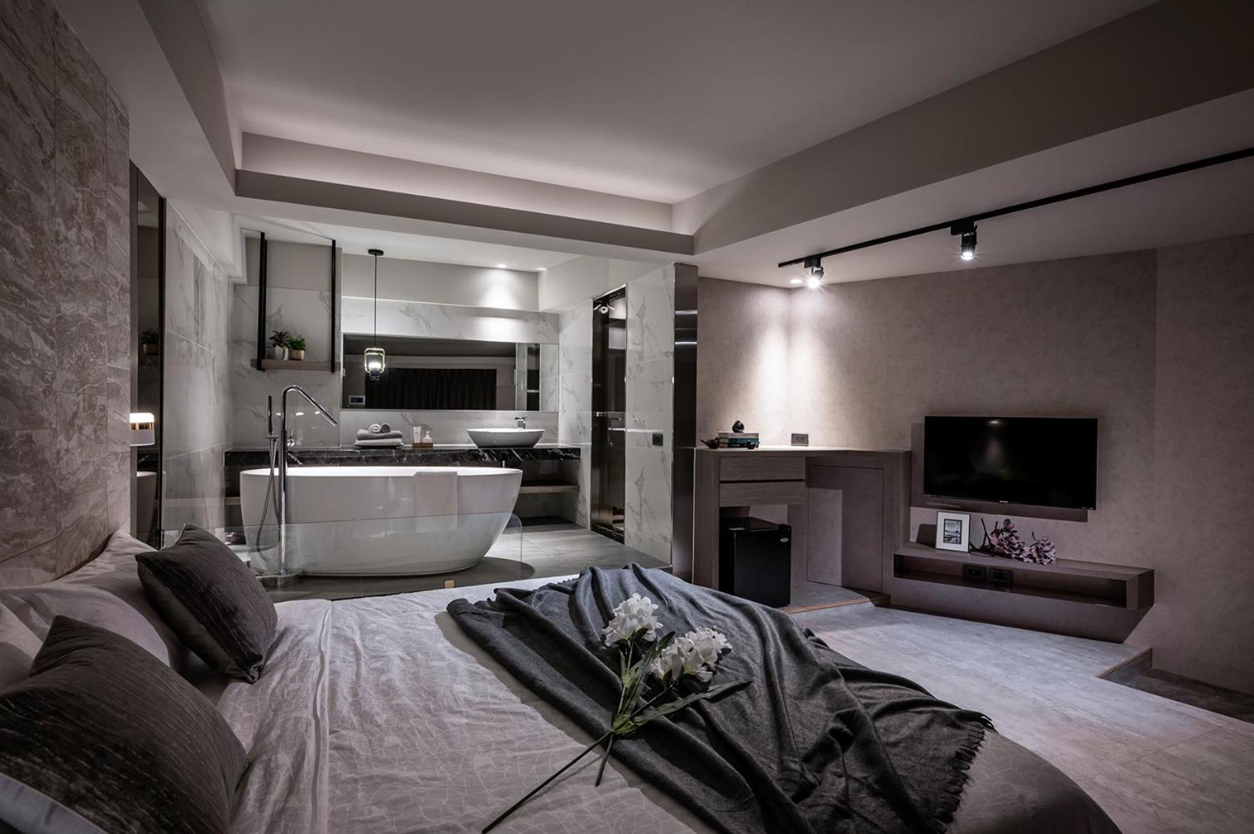 Deluxe Double Room with Balcony and Sea View