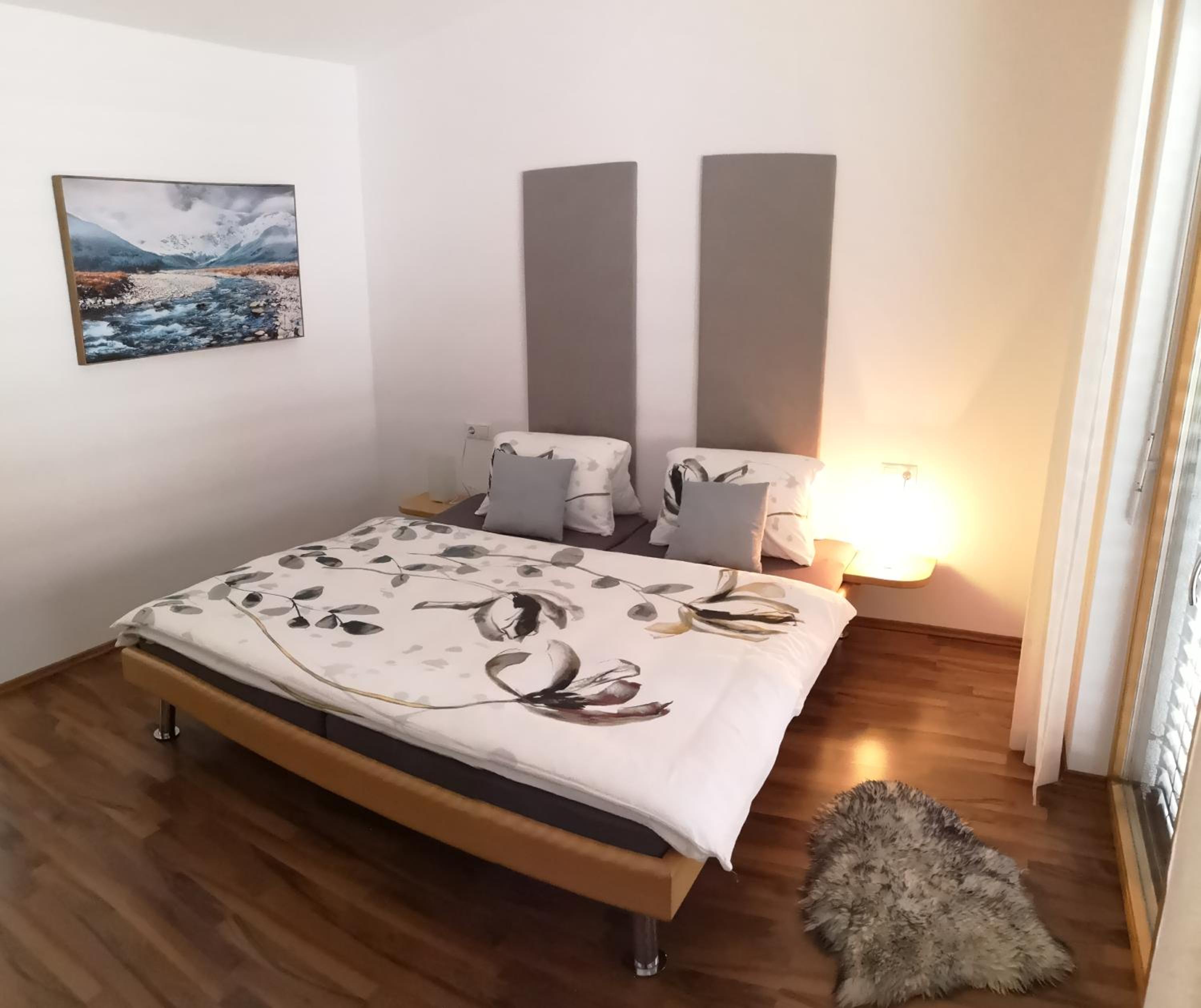 One-Bedroom Apartment photo 1