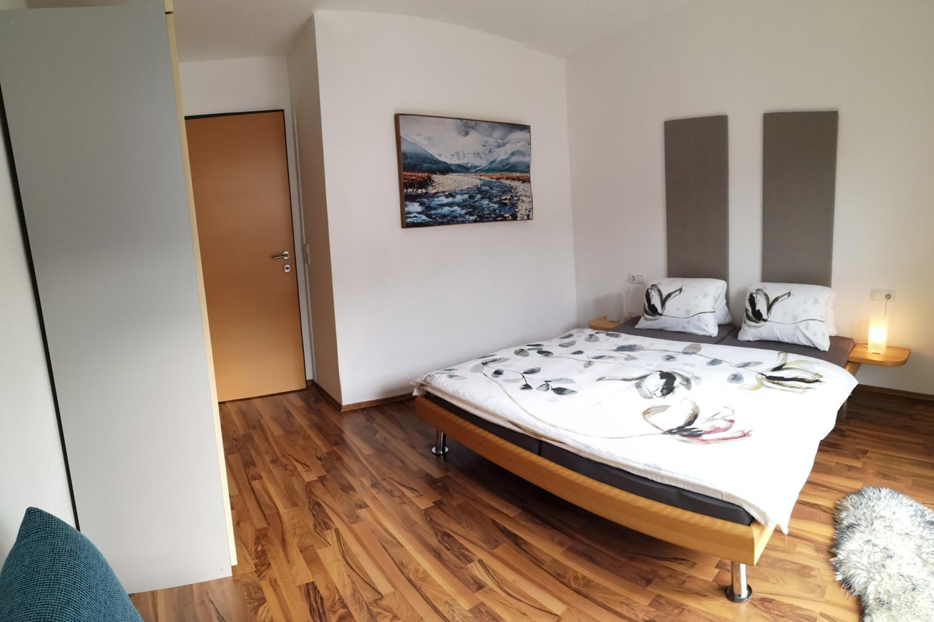 One-Bedroom Apartment photo 2