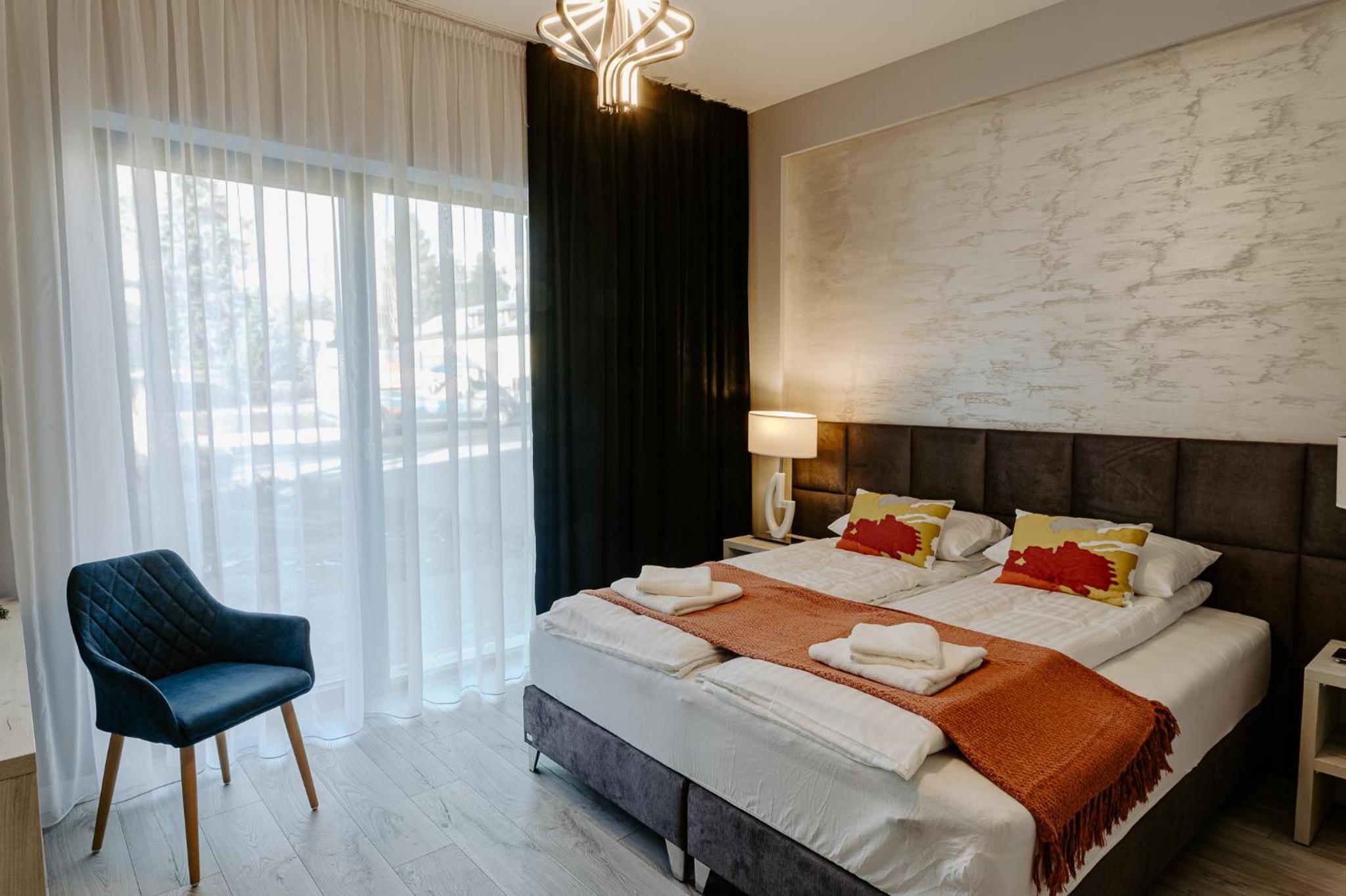 Deluxe Double or Twin Room - Photo 11