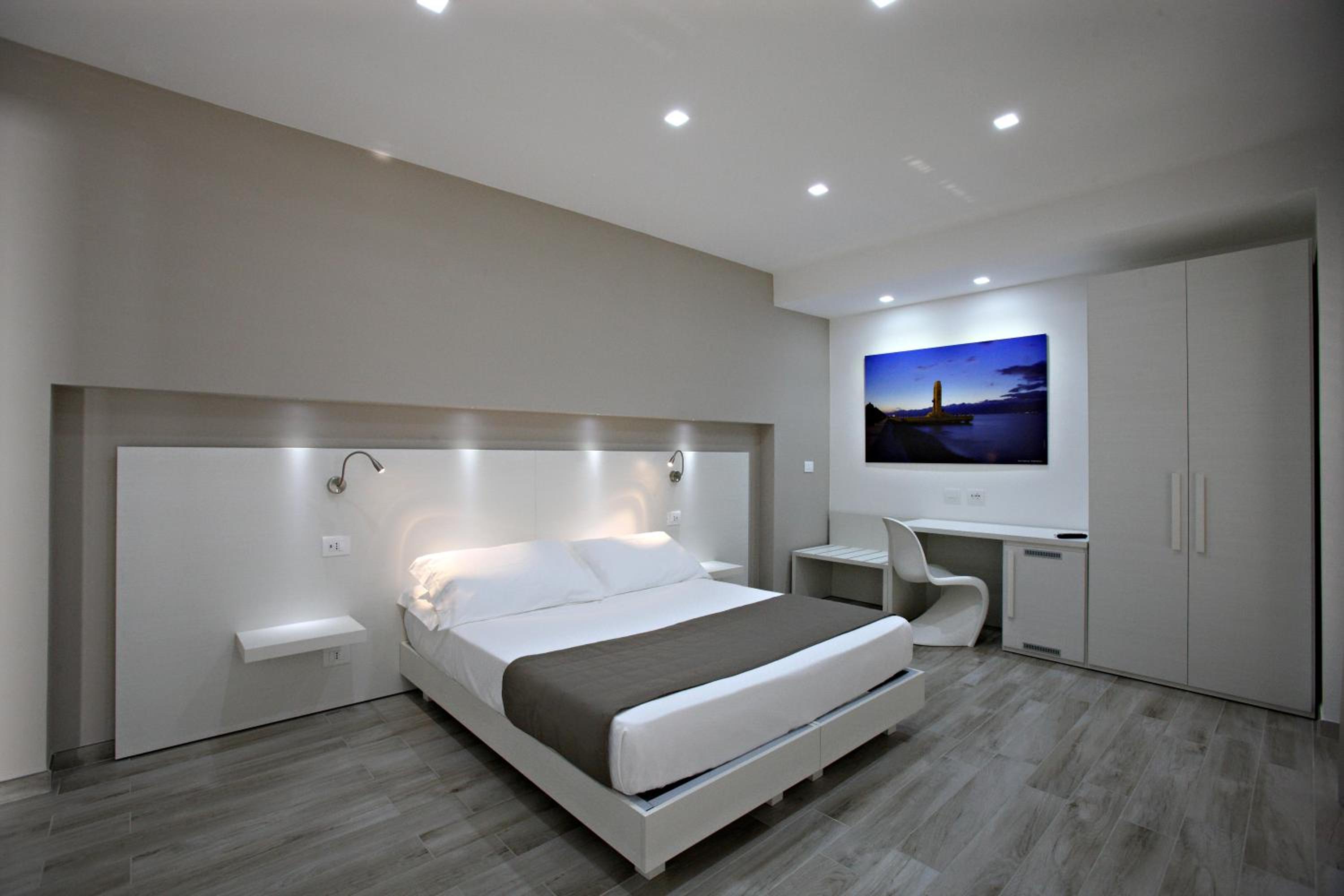 Triple Room with Private Bathroom - Photo 3