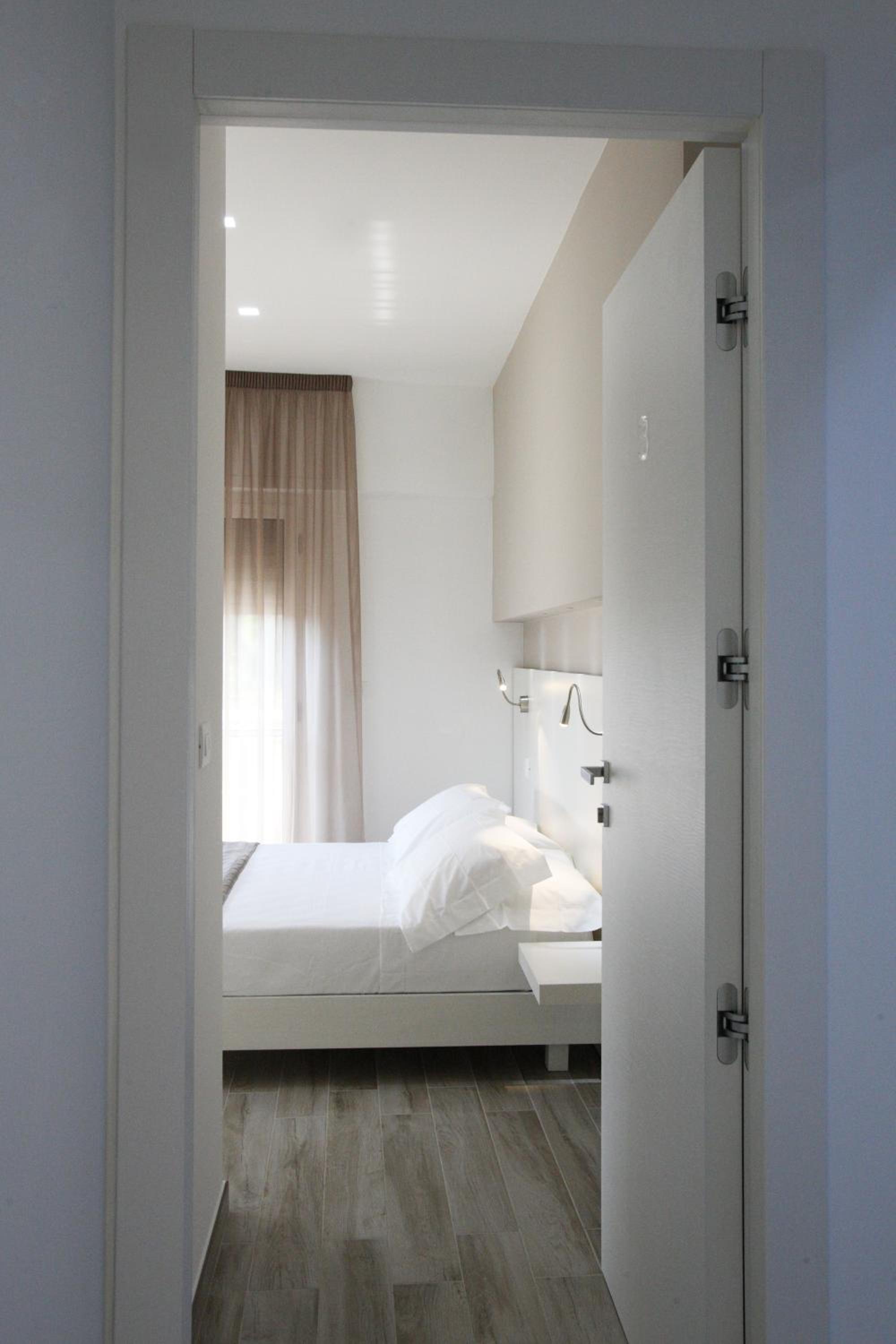 Double Room with Private Bathroom photo 1