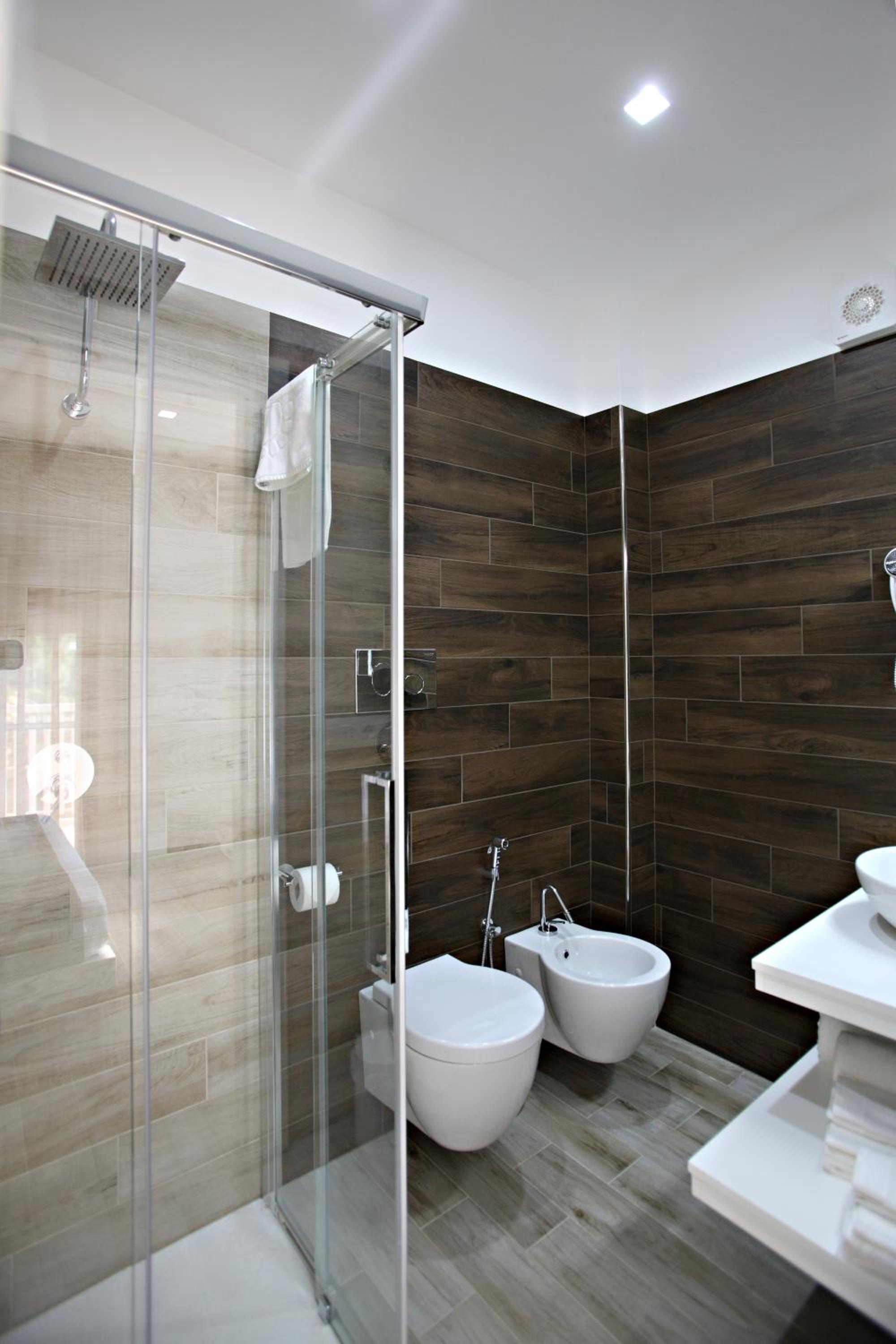 Double Room with Private Bathroom photo 2