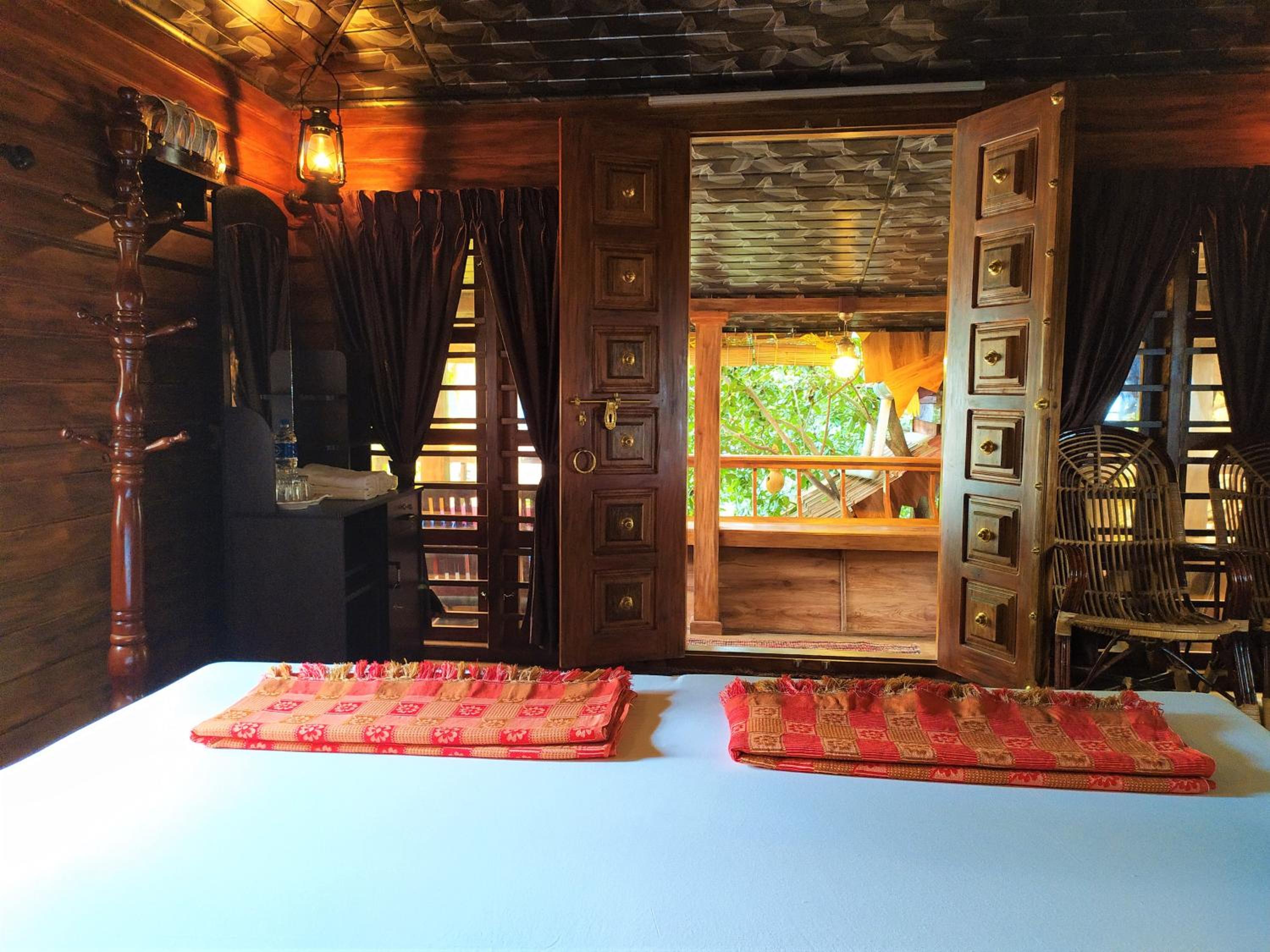 Deluxe Double or Twin Room with Balcony