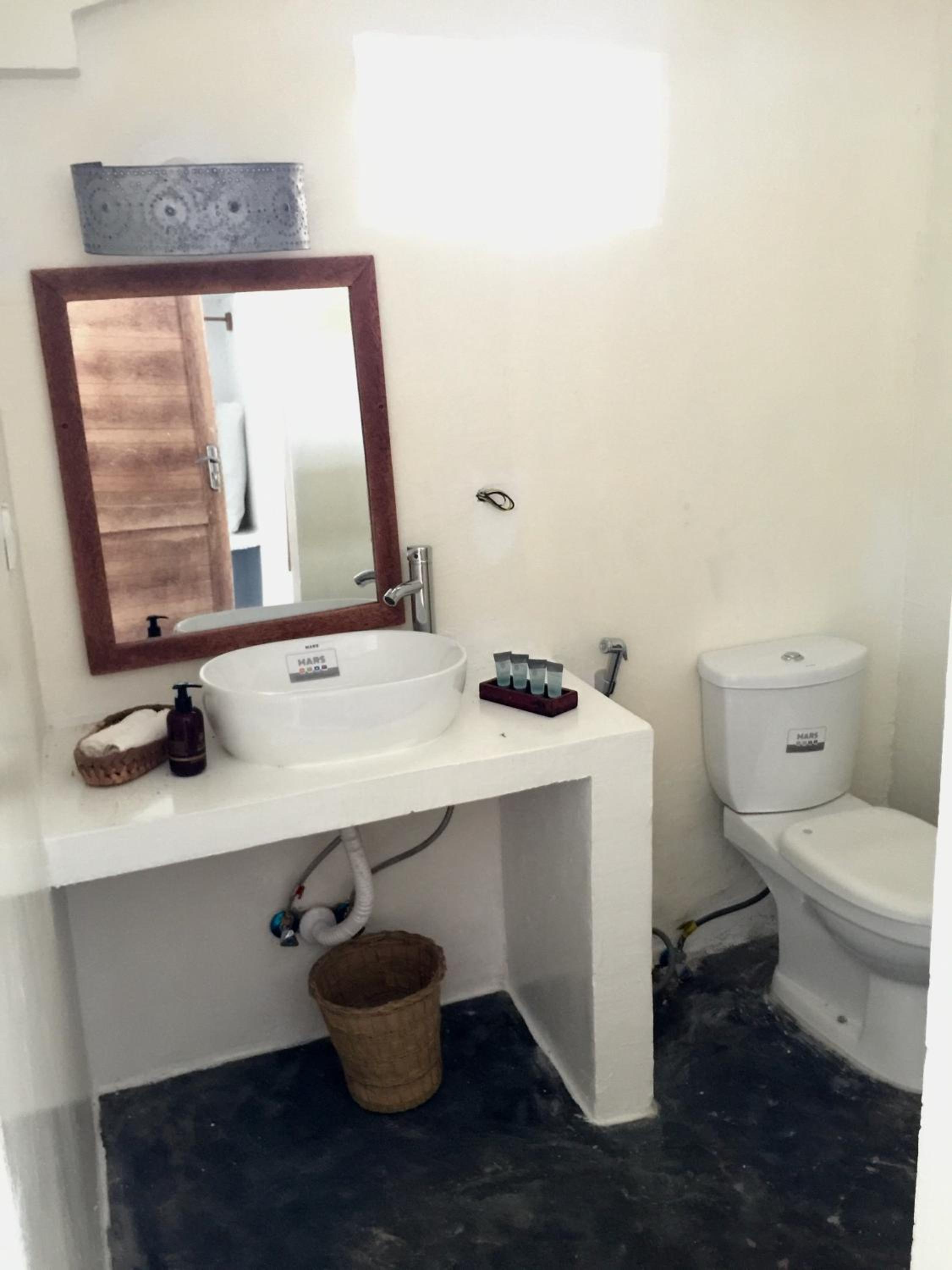 Twin Room - Photo 5